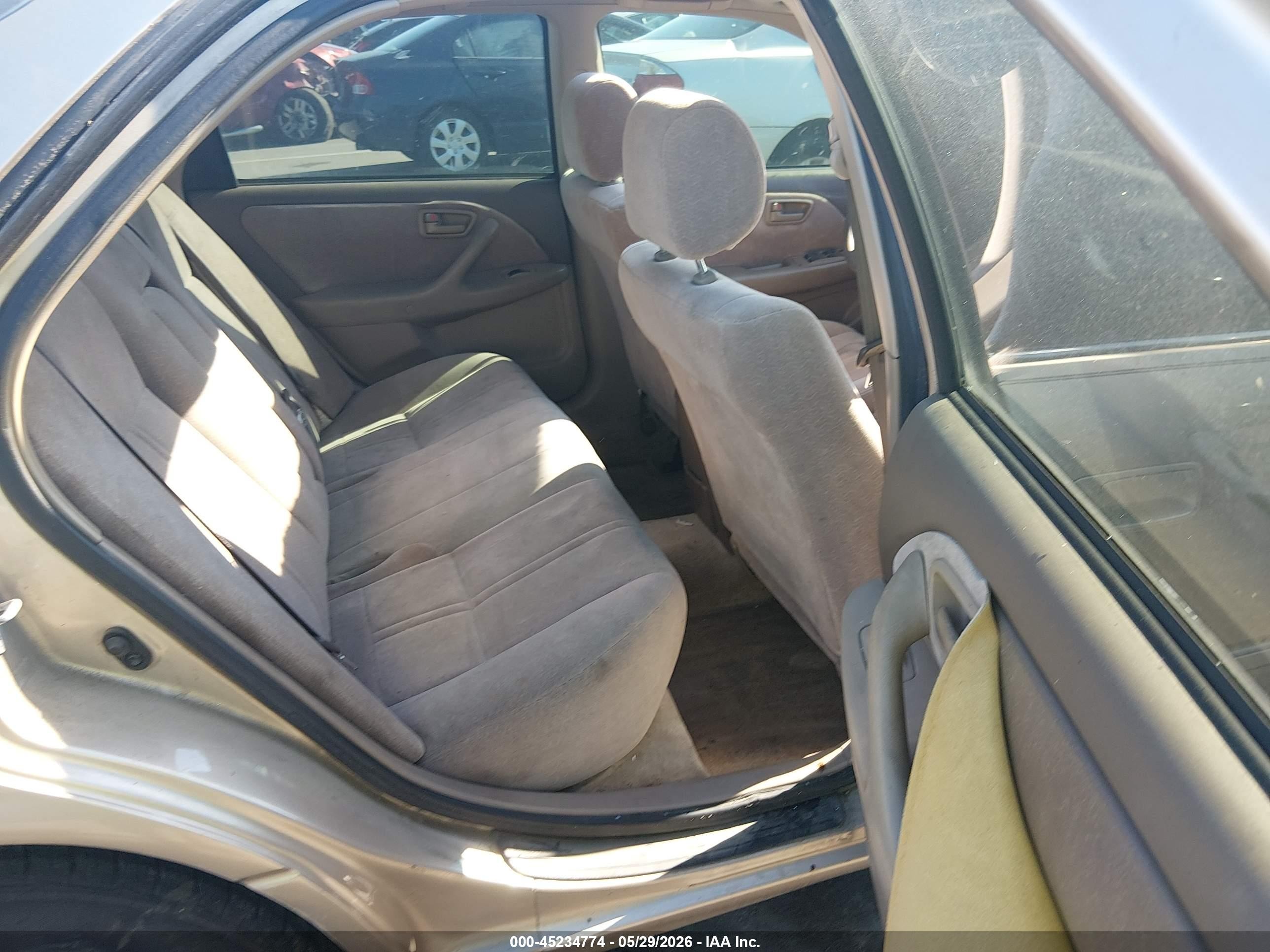 1999 Toyota Camry Le V6 Champagne vin: JT2BF22K5X0164638