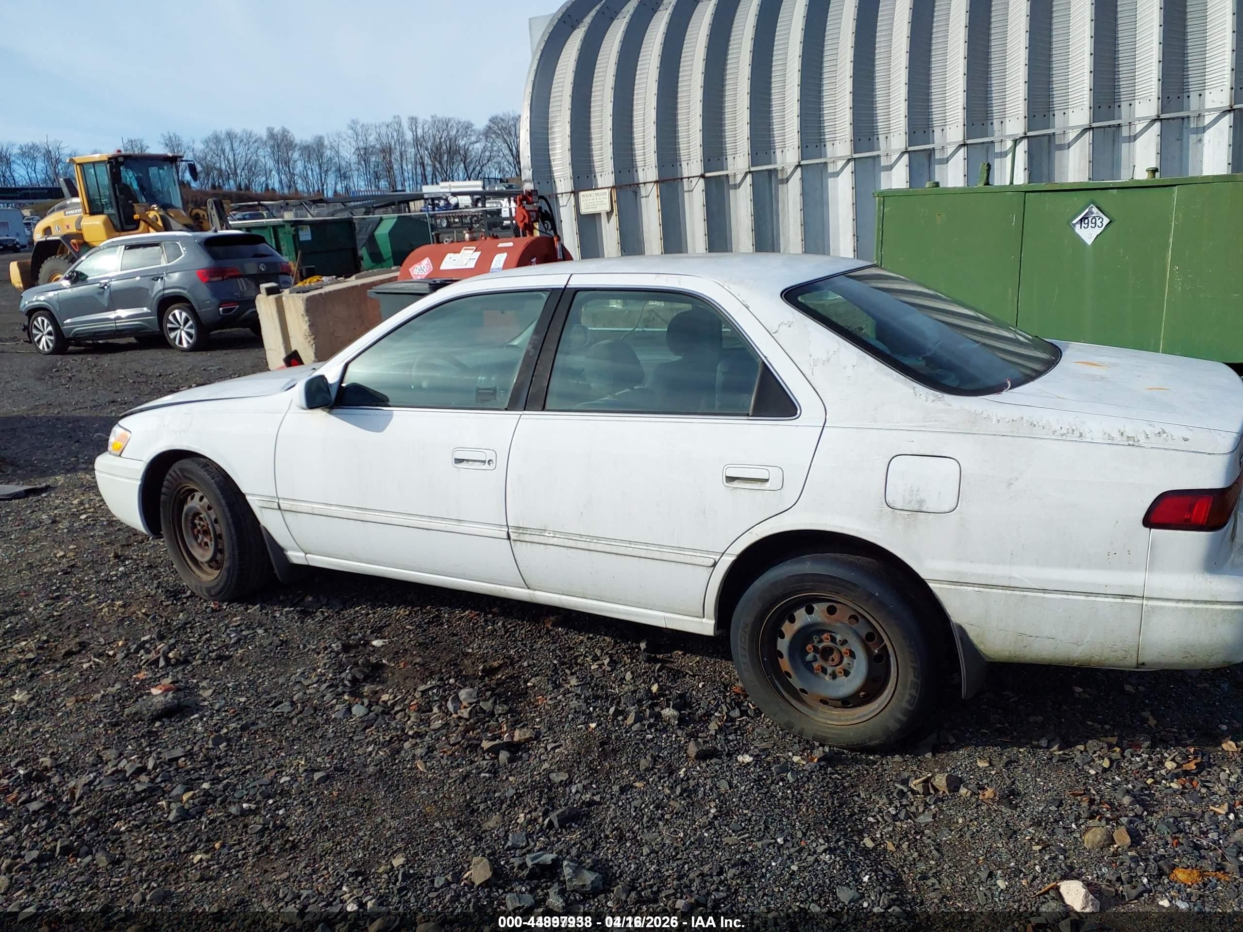 1998 Toyota Camry Le V6 White vin: JT2BF22K6W0140881