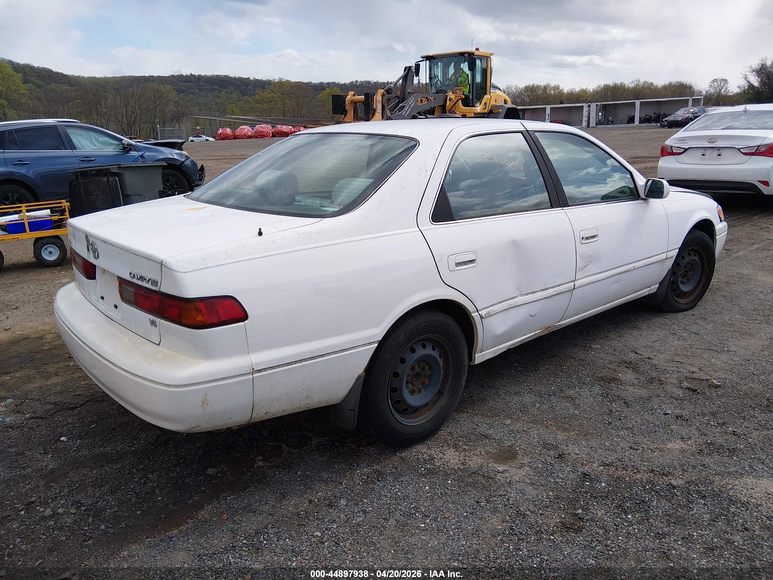 1998 Toyota Camry Le V6 White vin: JT2BF22K6W0140881