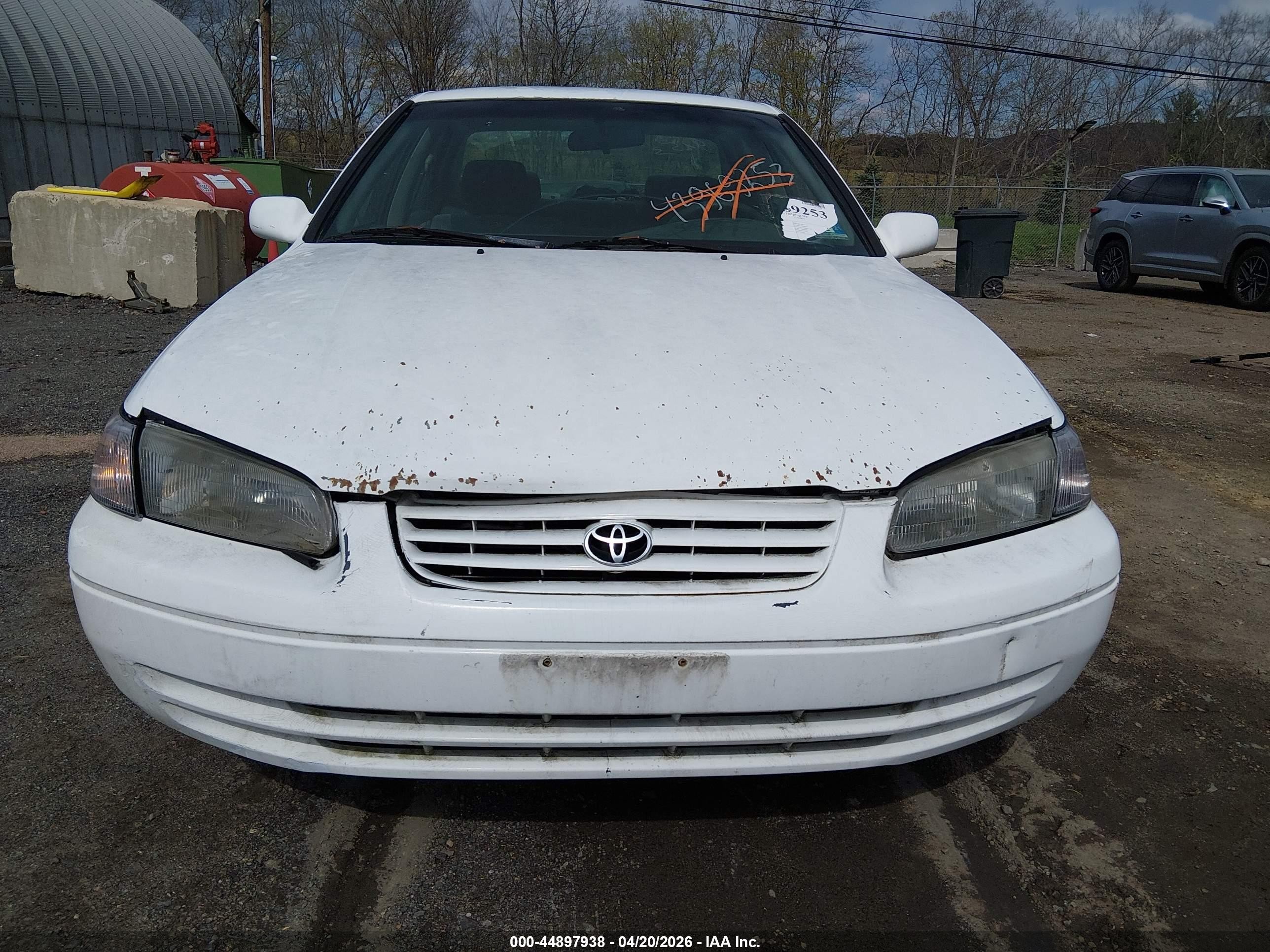 1998 Toyota Camry Le V6 White vin: JT2BF22K6W0140881