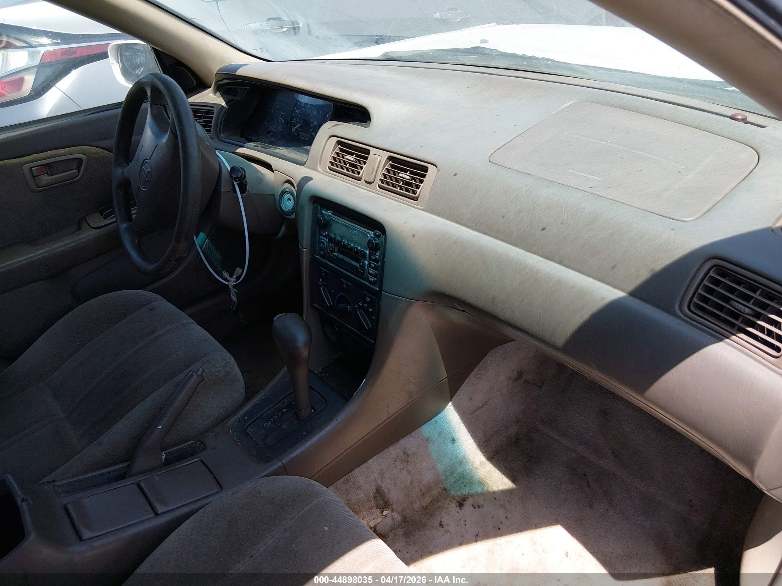 2000 Toyota Camry Le V6 White vin: JT2BF22K6Y0242023