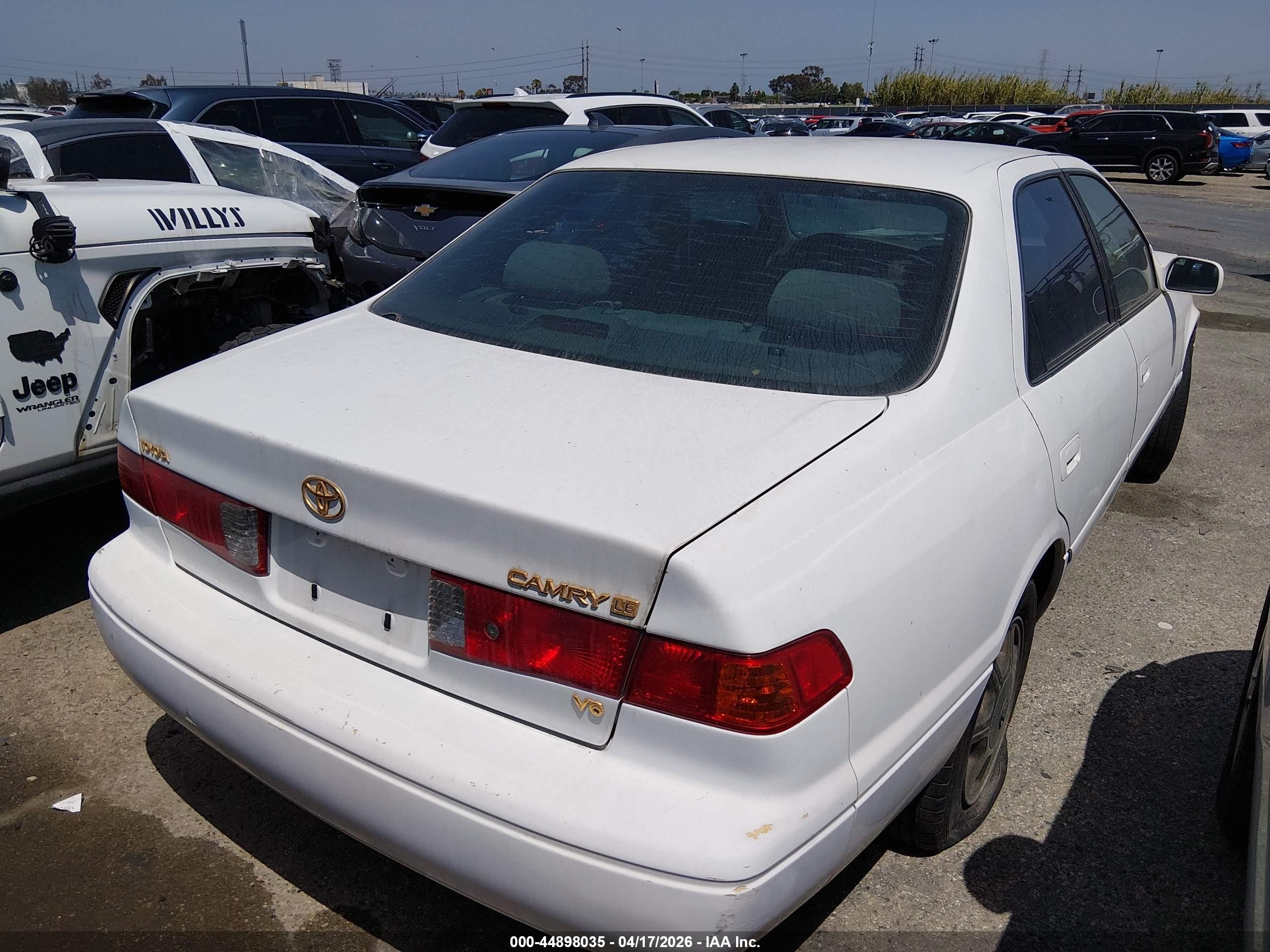 2000 Toyota Camry Le V6 White vin: JT2BF22K6Y0242023
