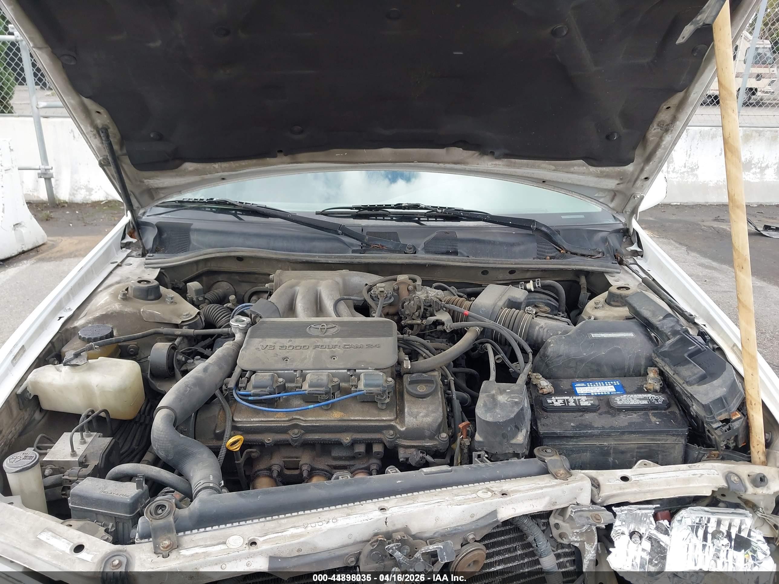 2000 Toyota Camry Le V6 White vin: JT2BF22K6Y0242023