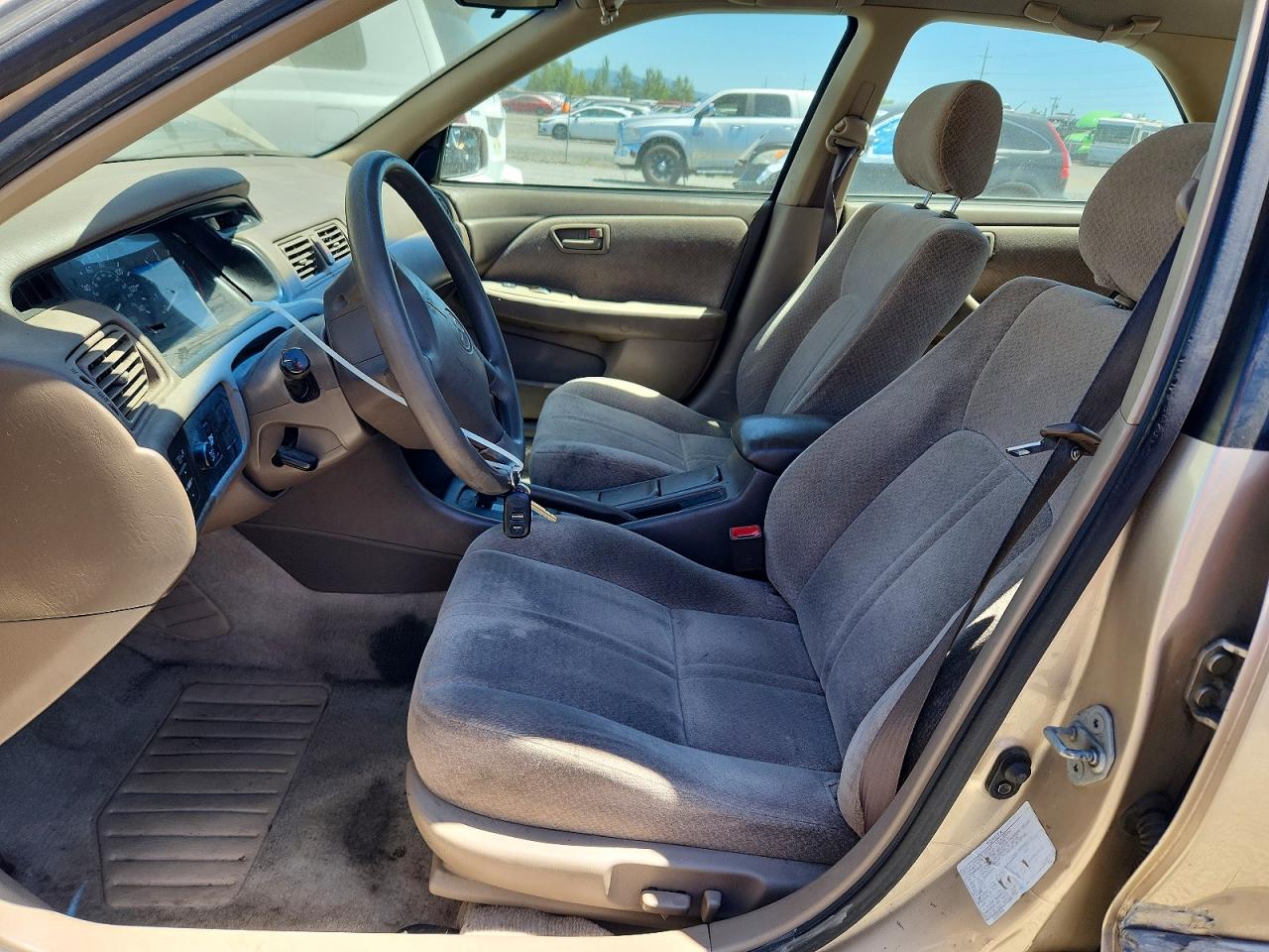 2000 Toyota Camry Le V6 Gold vin: JT2BF22K6Y0284708