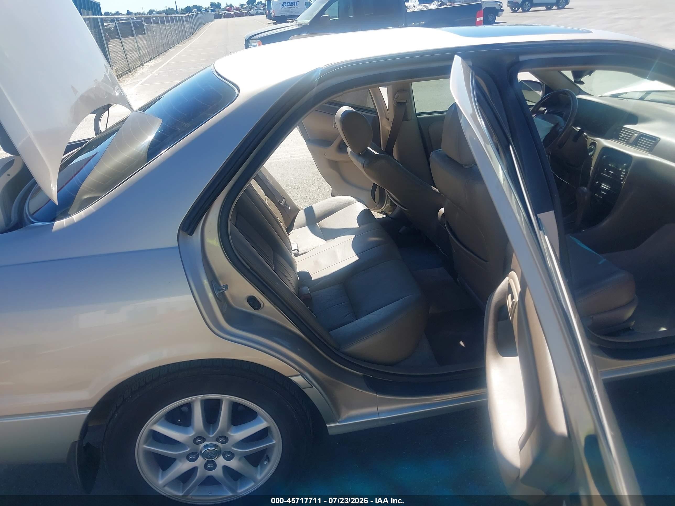 2001 Toyota Camry Le V6 Cream vin: JT2BF22K710308388
