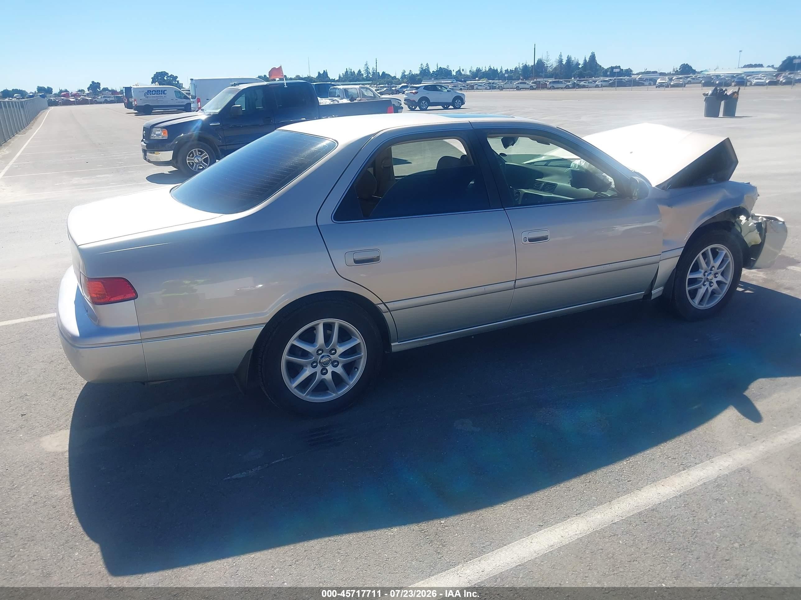 2001 Toyota Camry Le V6 Cream vin: JT2BF22K710308388