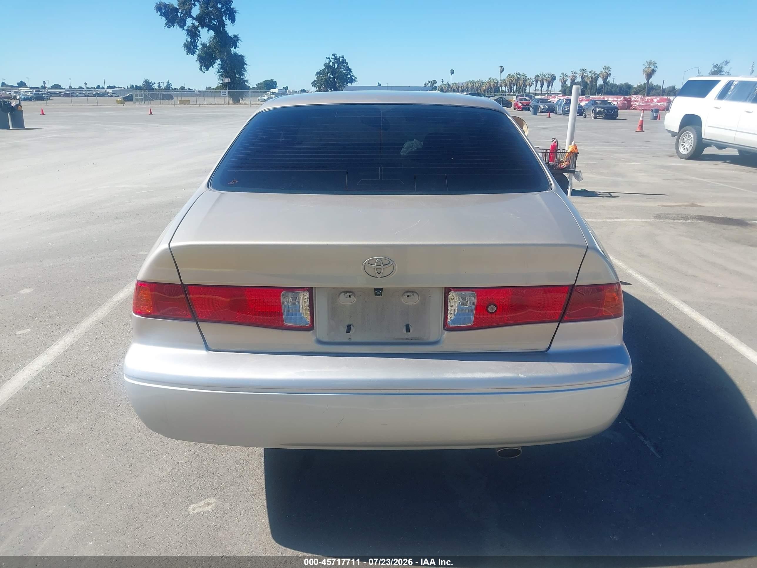 2001 Toyota Camry Le V6 Cream vin: JT2BF22K710308388
