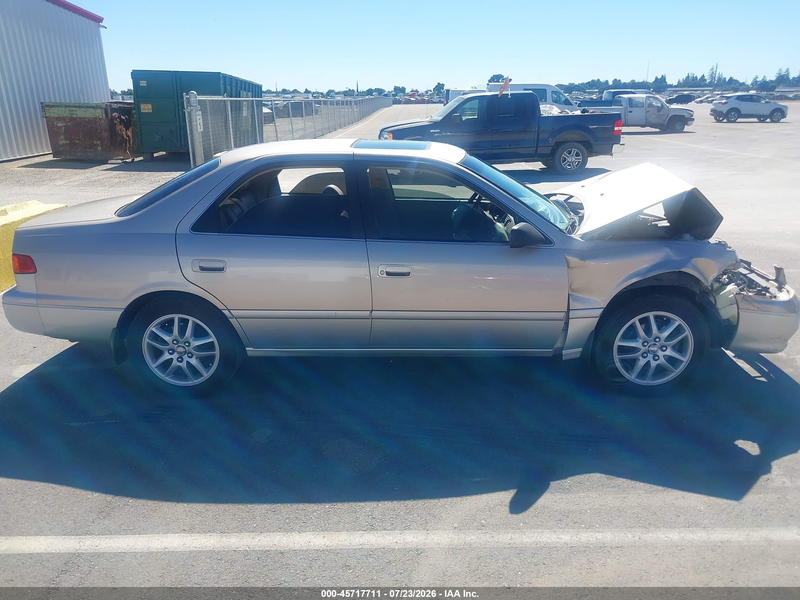2001 Toyota Camry Le V6 Cream vin: JT2BF22K710308388