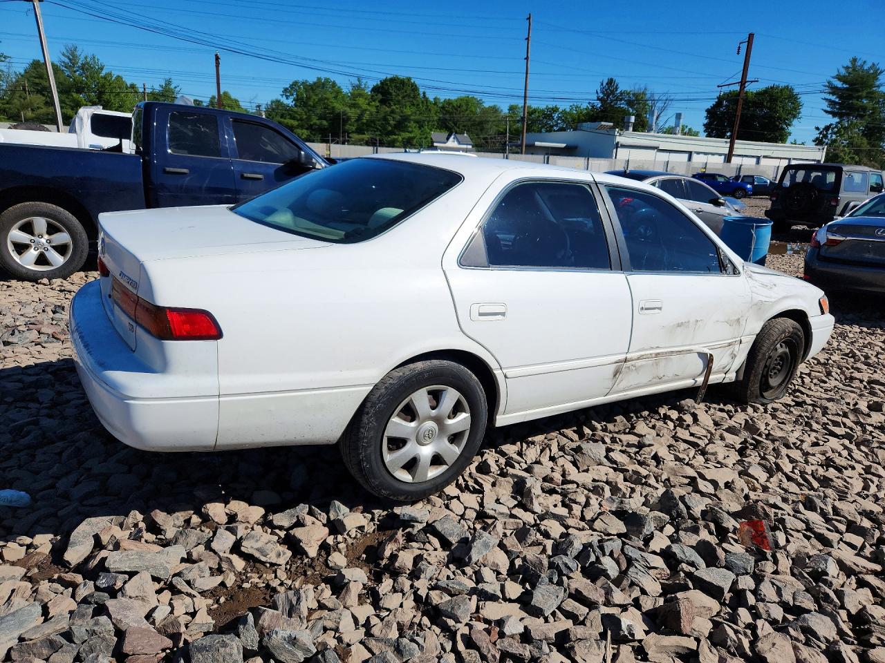 1998 Toyota Camry Le V6 White vin: JT2BF22K7W0141232