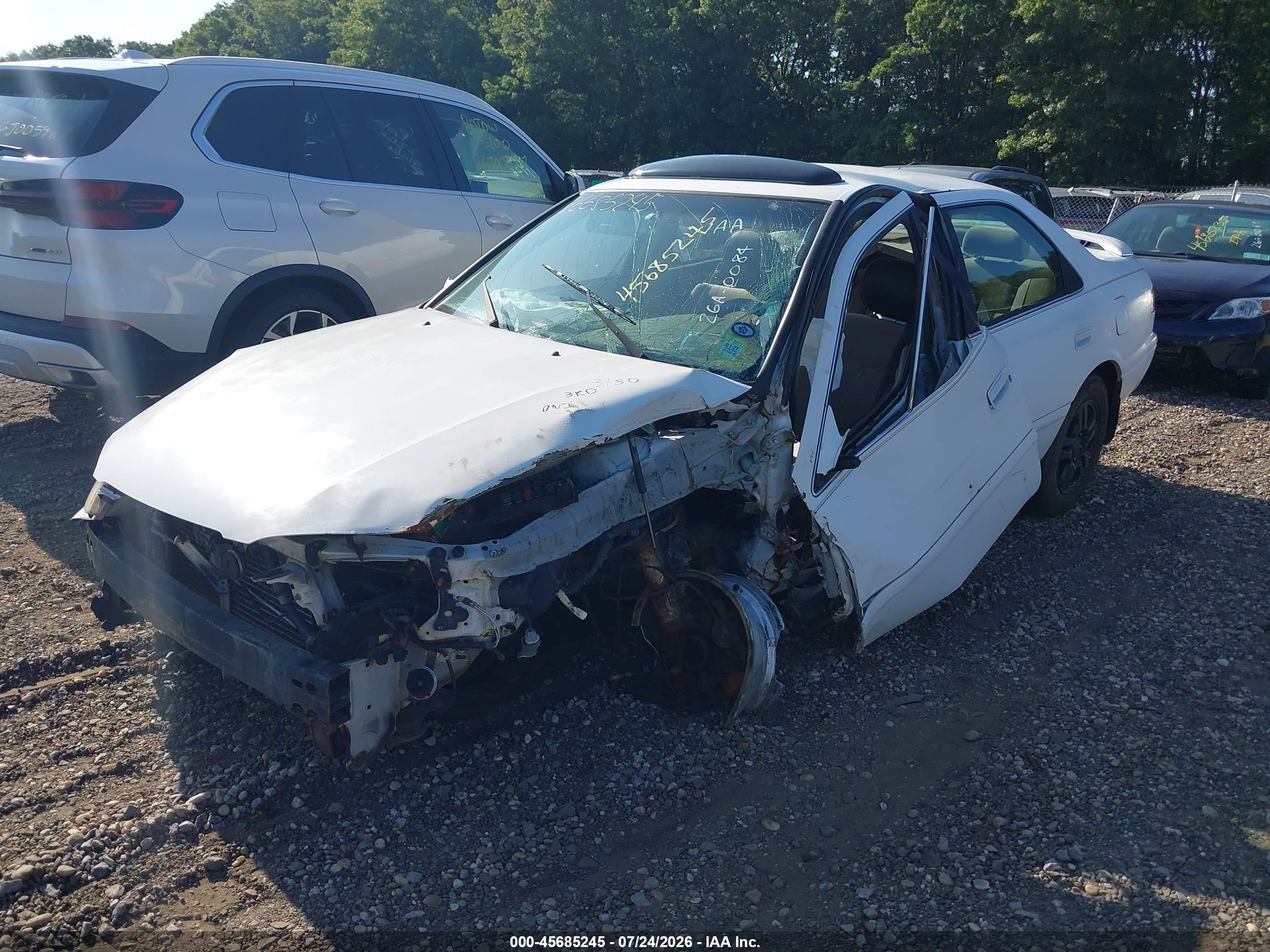 2001 Toyota Camry Le V6 White vin: JT2BF22K810290046