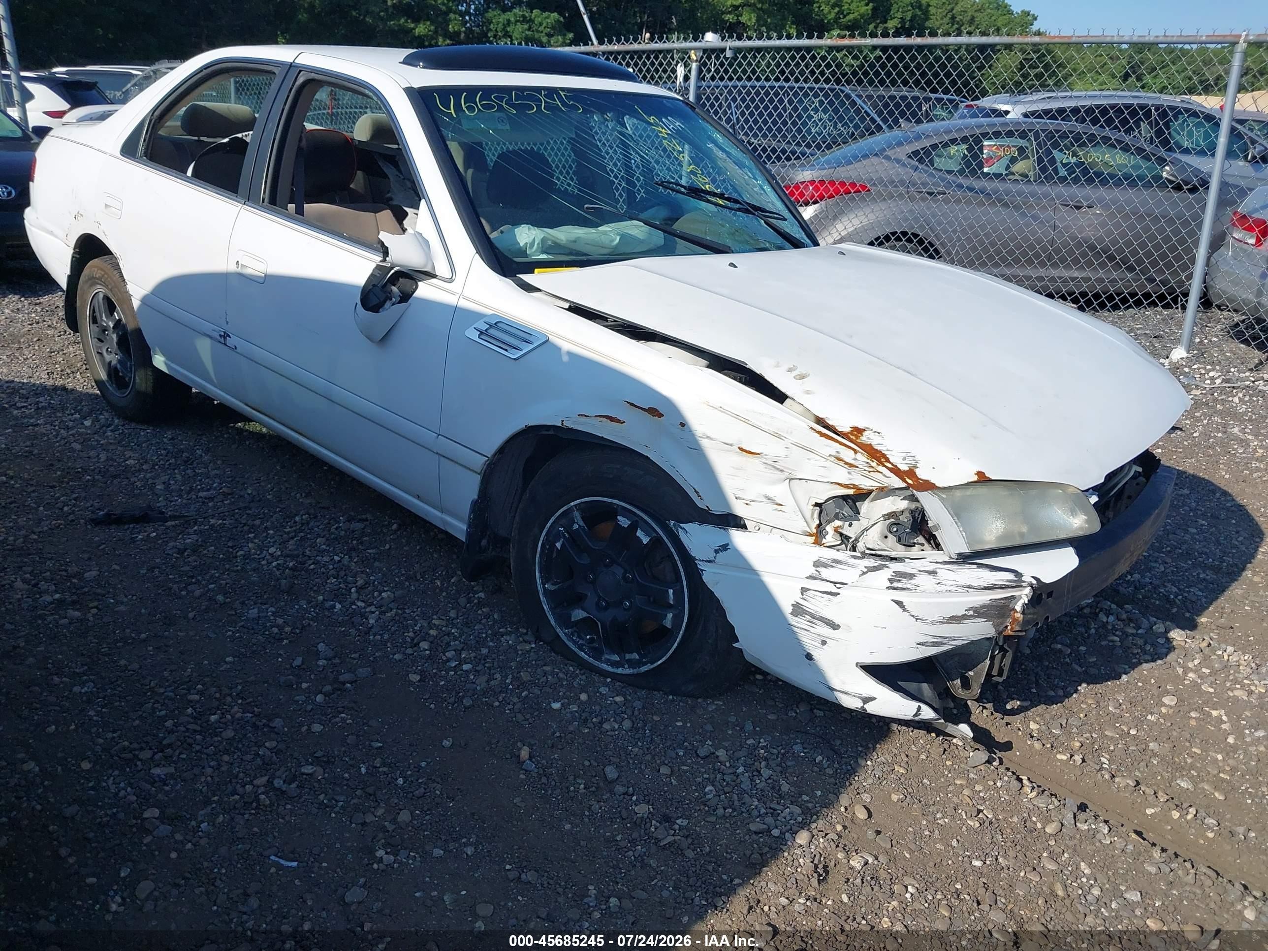 2001 Toyota Camry Le V6 White vin: JT2BF22K810290046