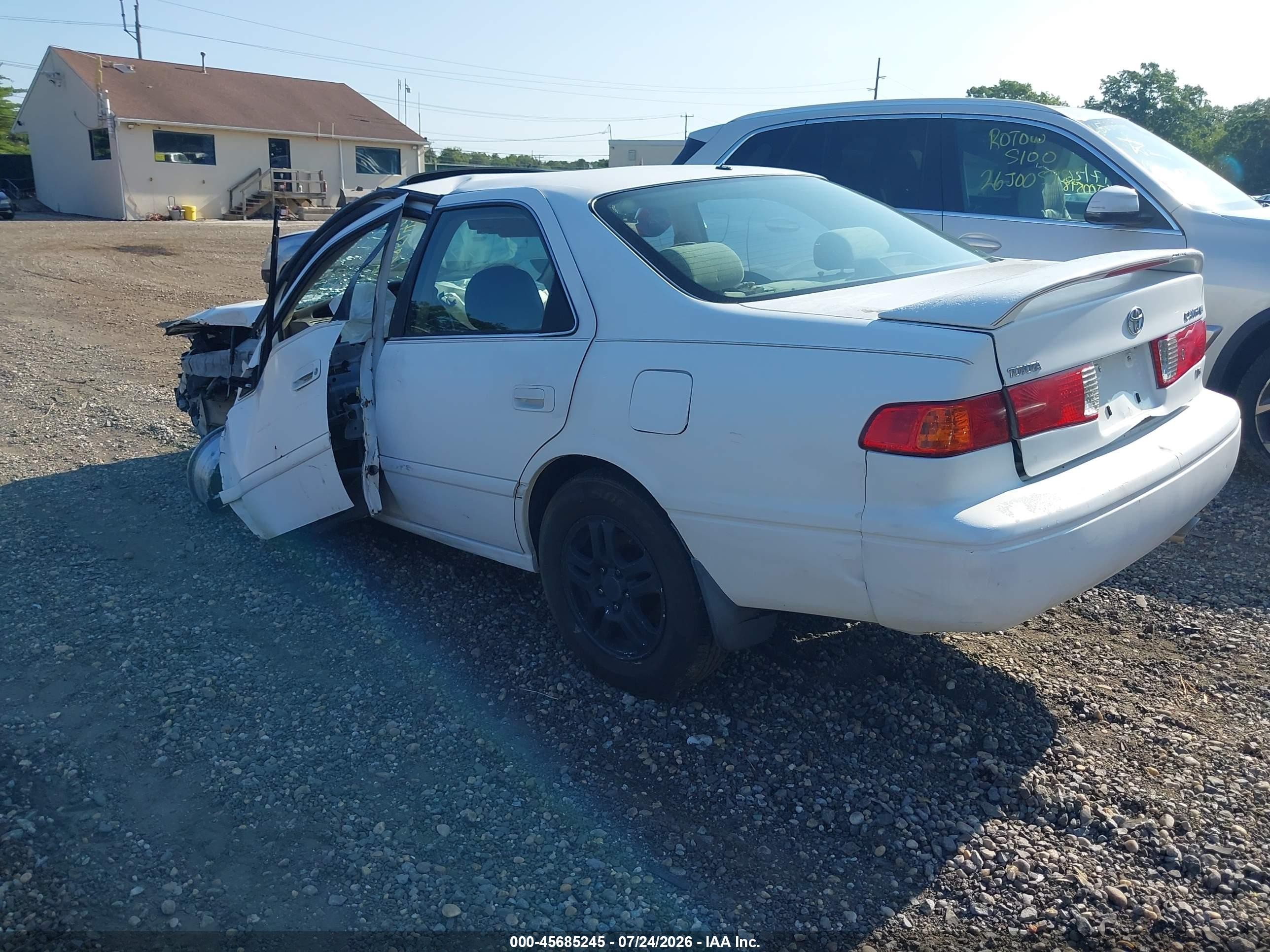 2001 Toyota Camry Le V6 White vin: JT2BF22K810290046