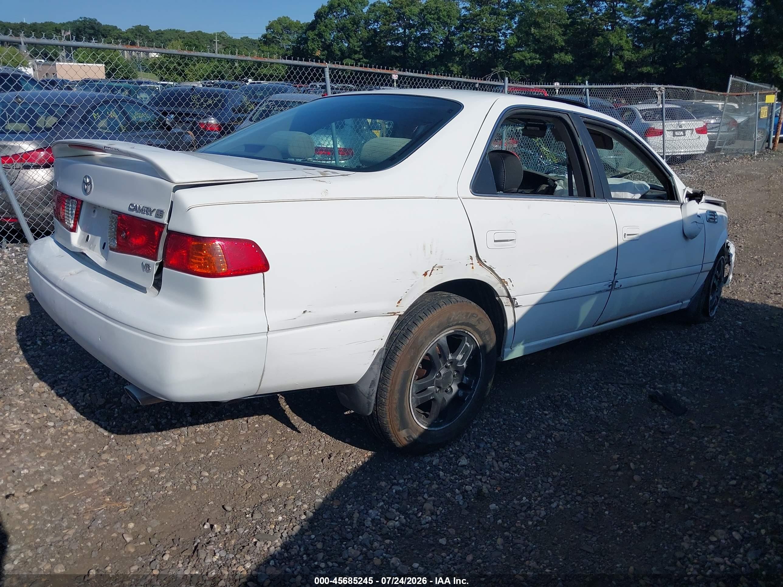 2001 Toyota Camry Le V6 White vin: JT2BF22K810290046