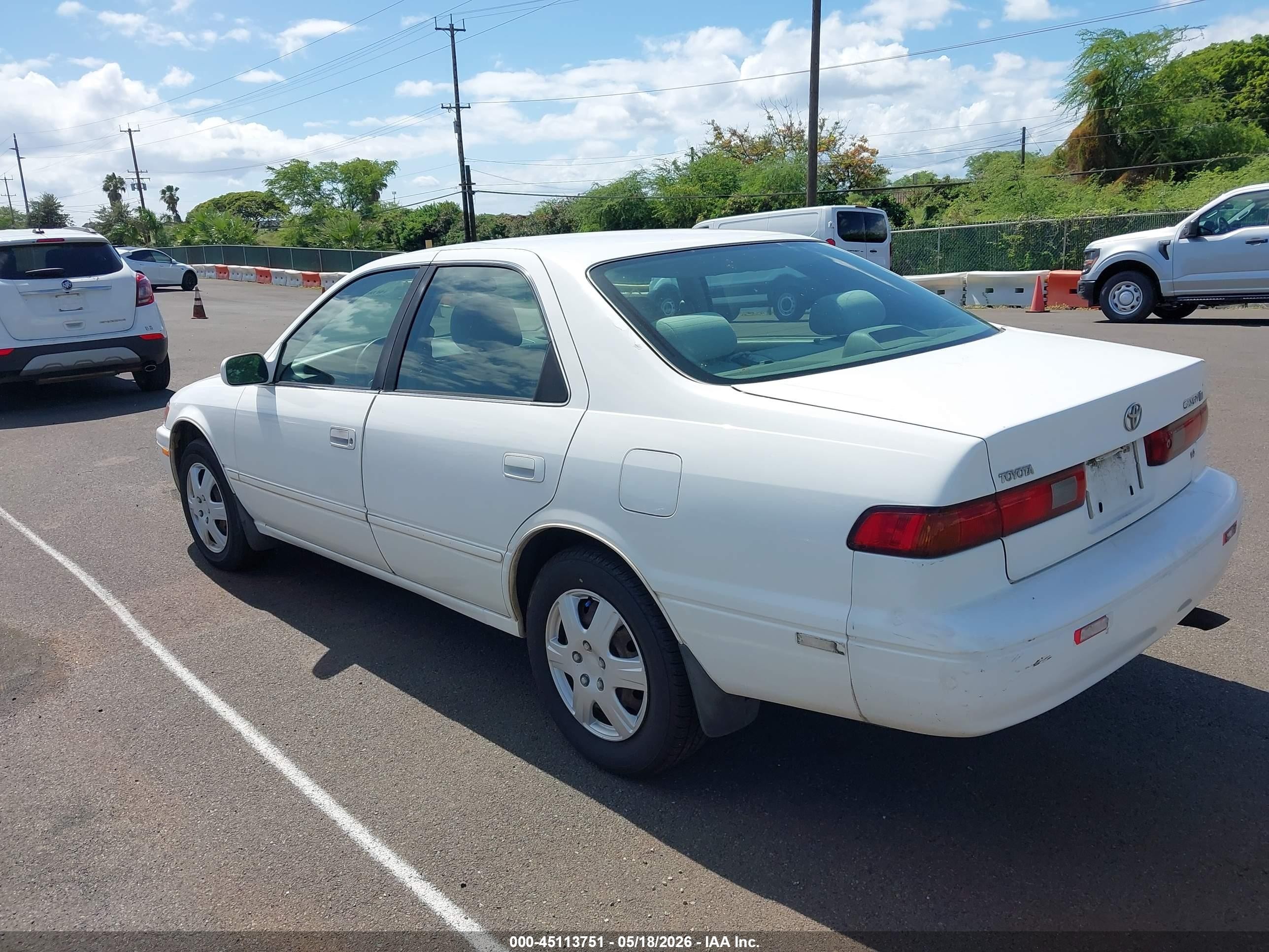 1997 Toyota Camry Le V6/xle V6 White vin: JT2BF22K8V0009661