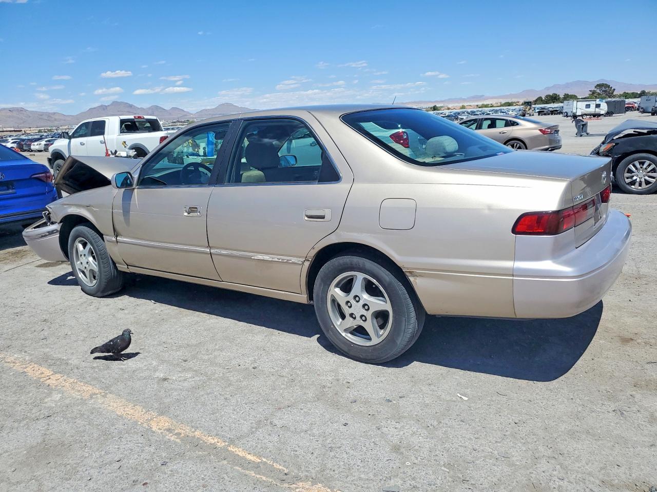 1997 Toyota Camry Le V6 Gold vin: JT2BF22K8V0067771