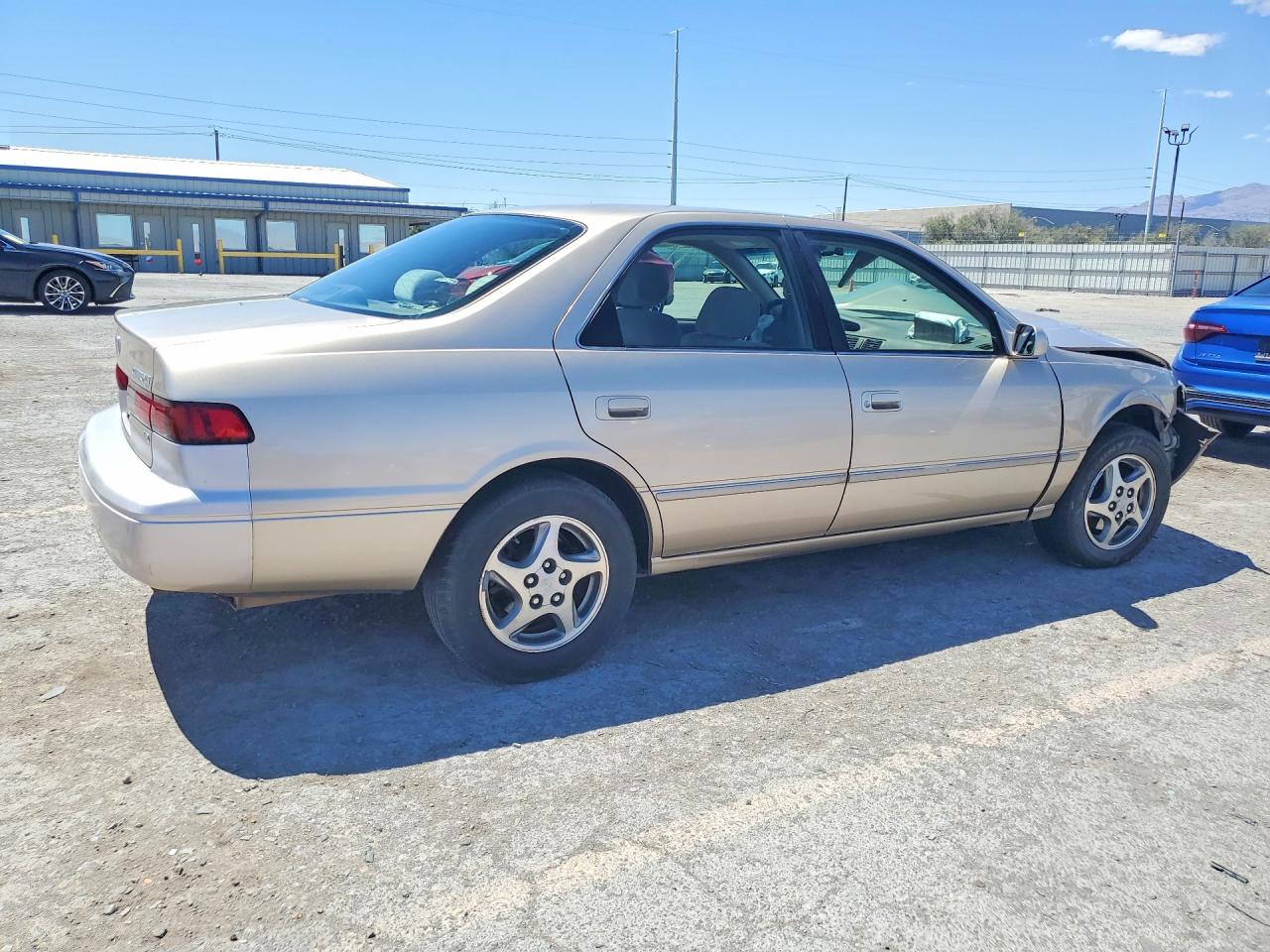 1997 Toyota Camry Le V6 Gold vin: JT2BF22K8V0067771