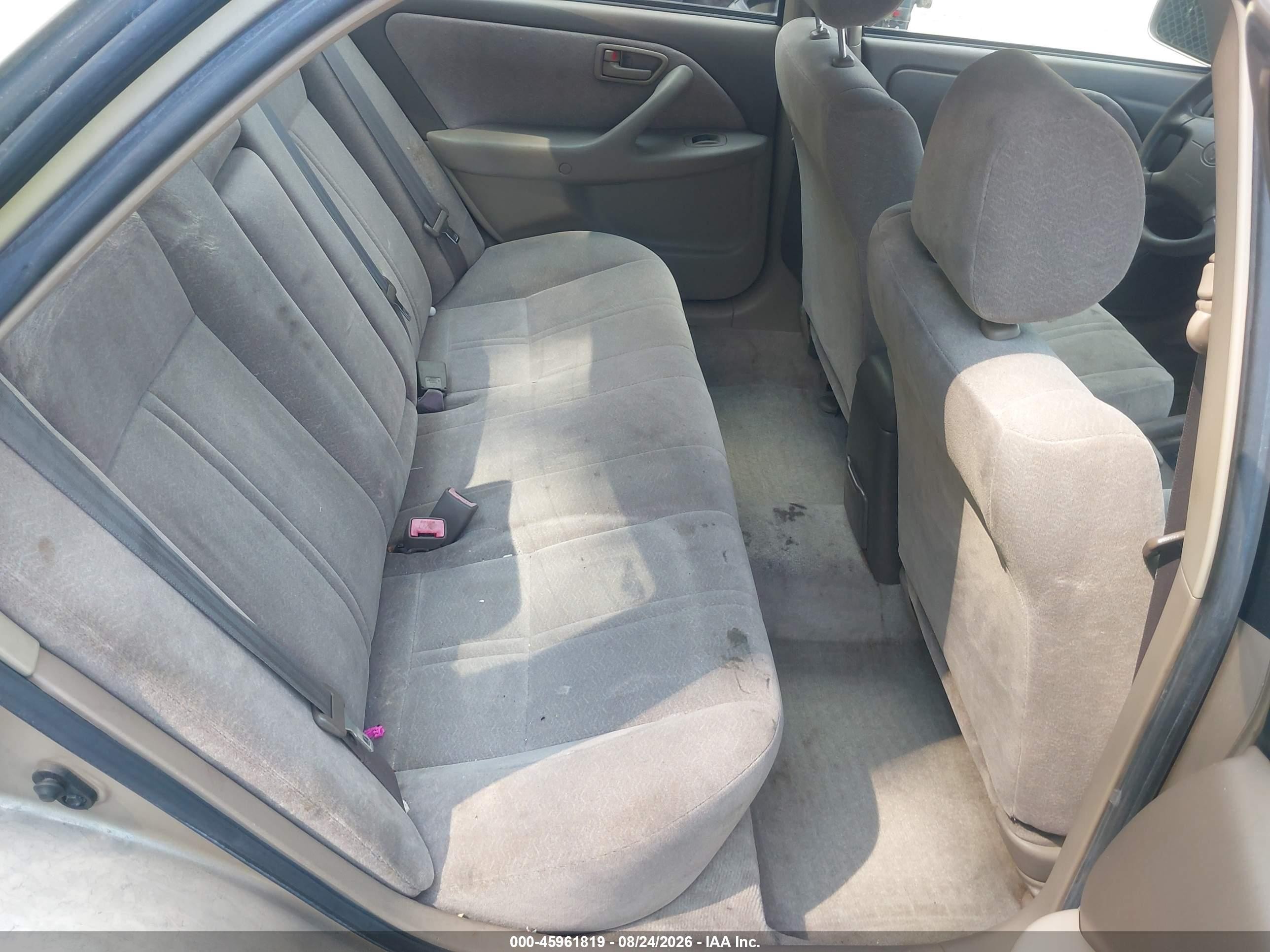 1999 Toyota Camry Le V6 Gold vin: JT2BF22K8X0174693