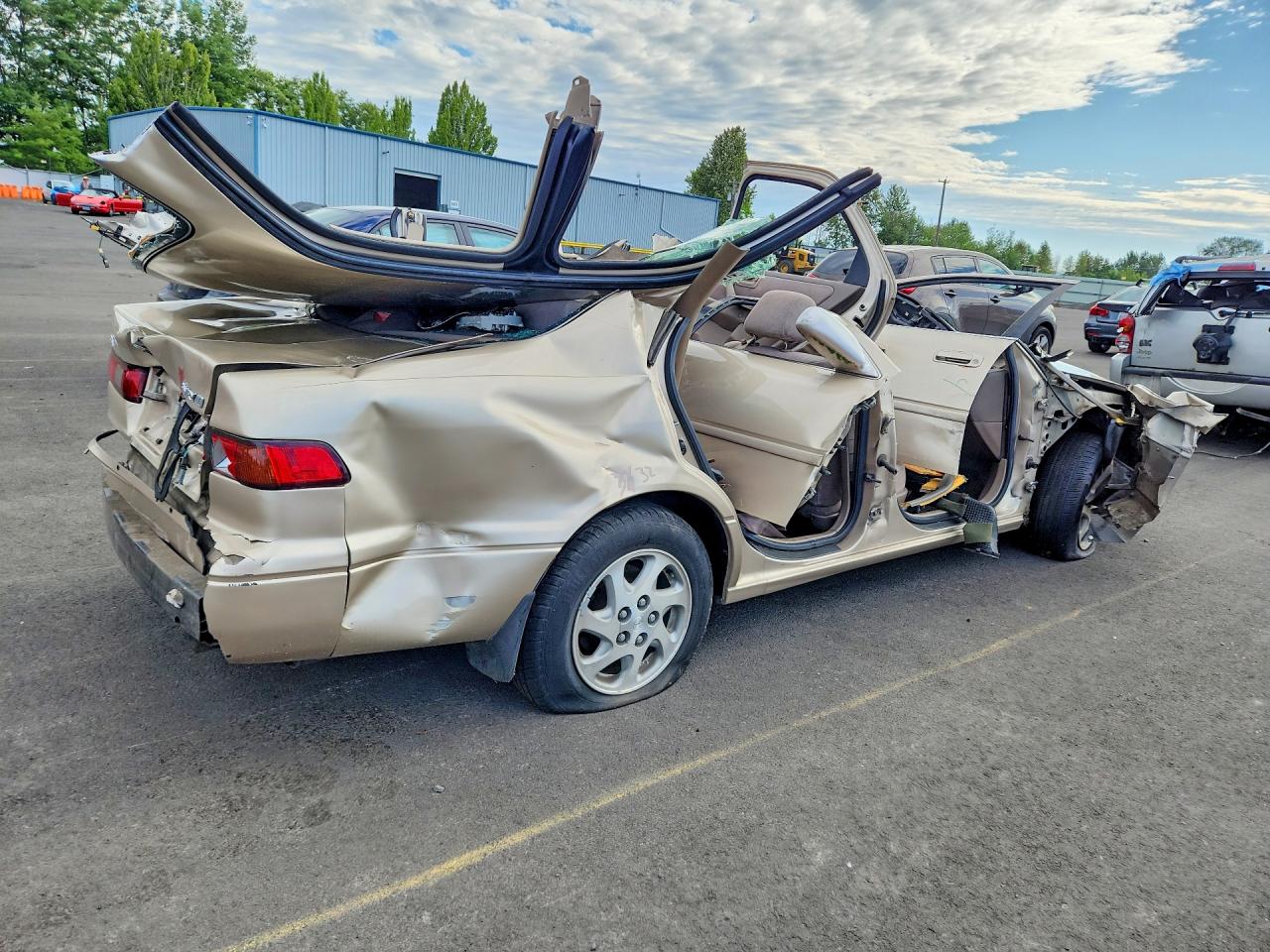 1999 Toyota Camry Le V6 Beige vin: JT2BF22K8X0180123