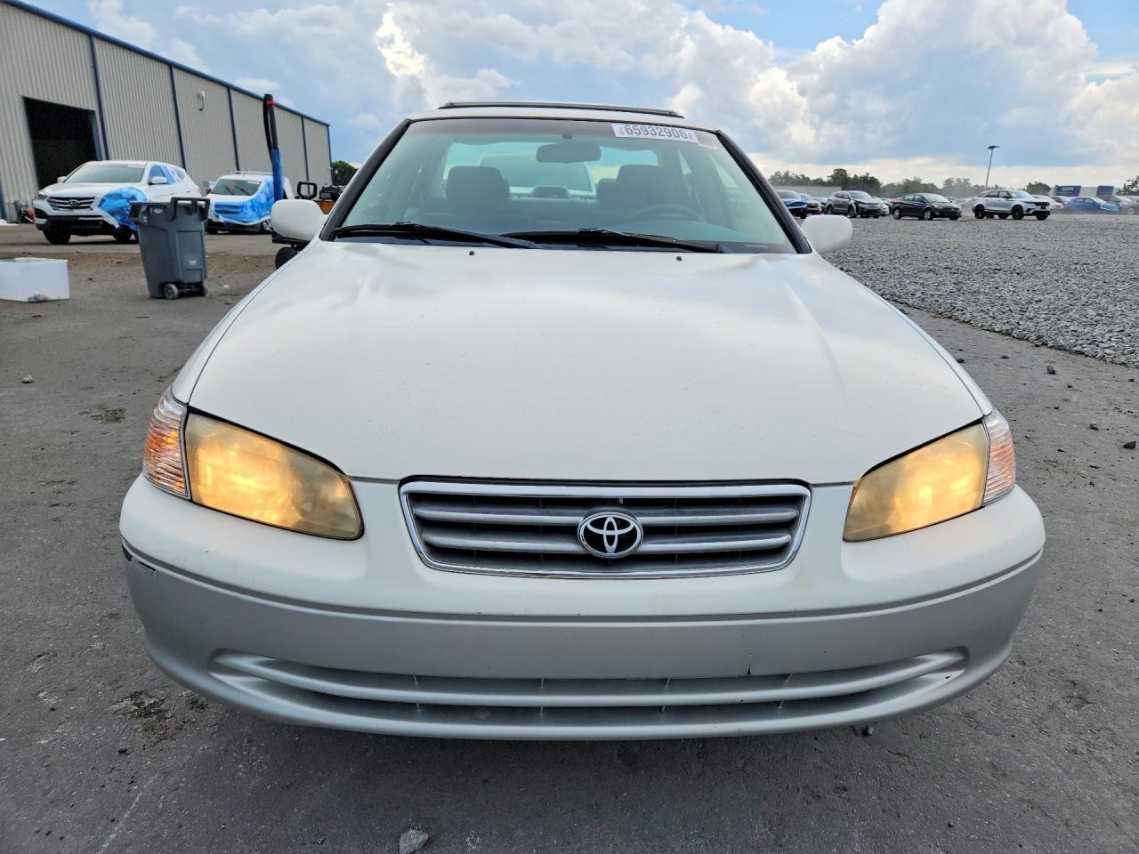 2001 Toyota Camry Le V6 White vin: JT2BF22K910309915