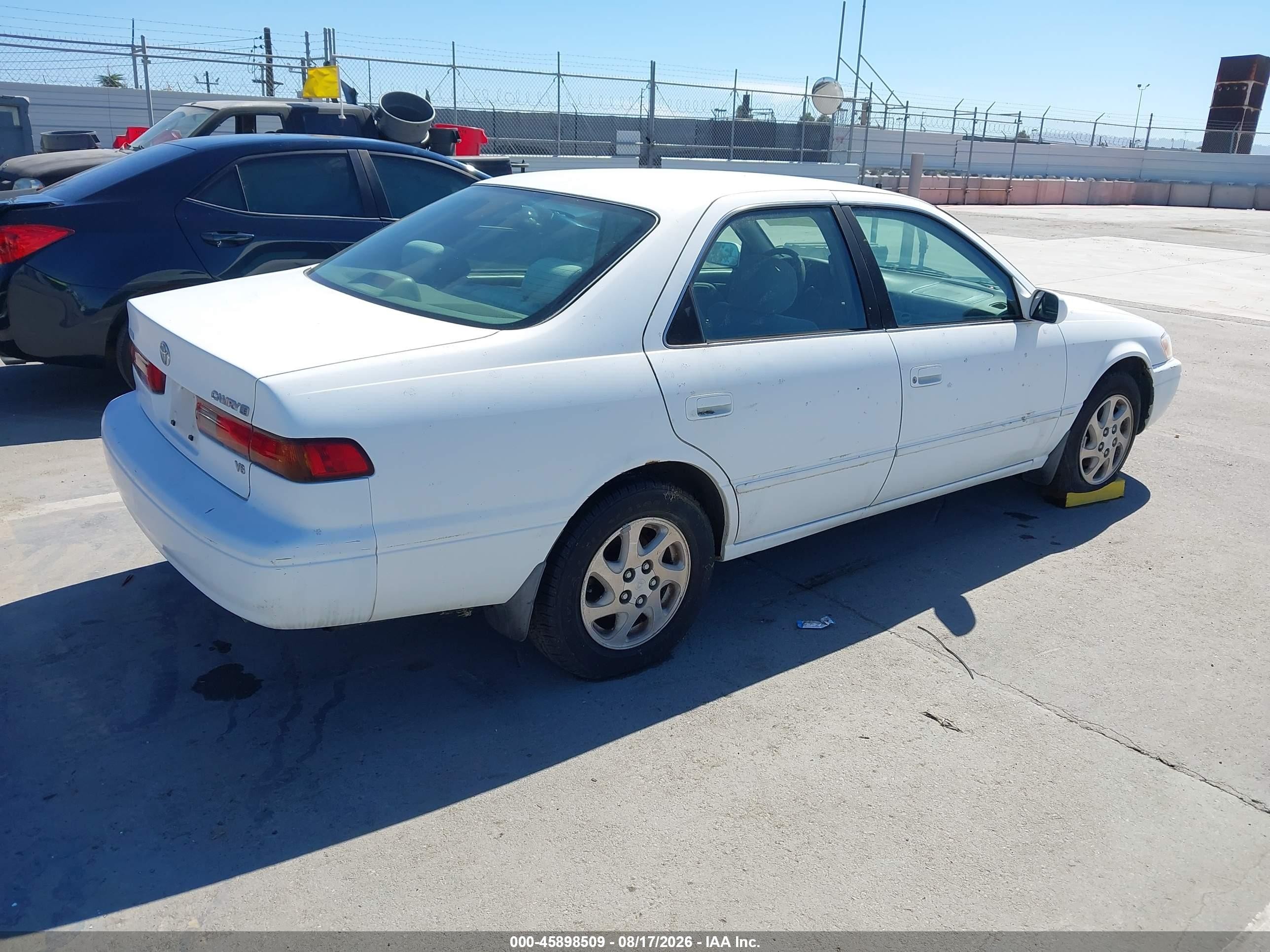 1999 Toyota Camry Le V6 Белый vin: JT2BF22KXX0185131
