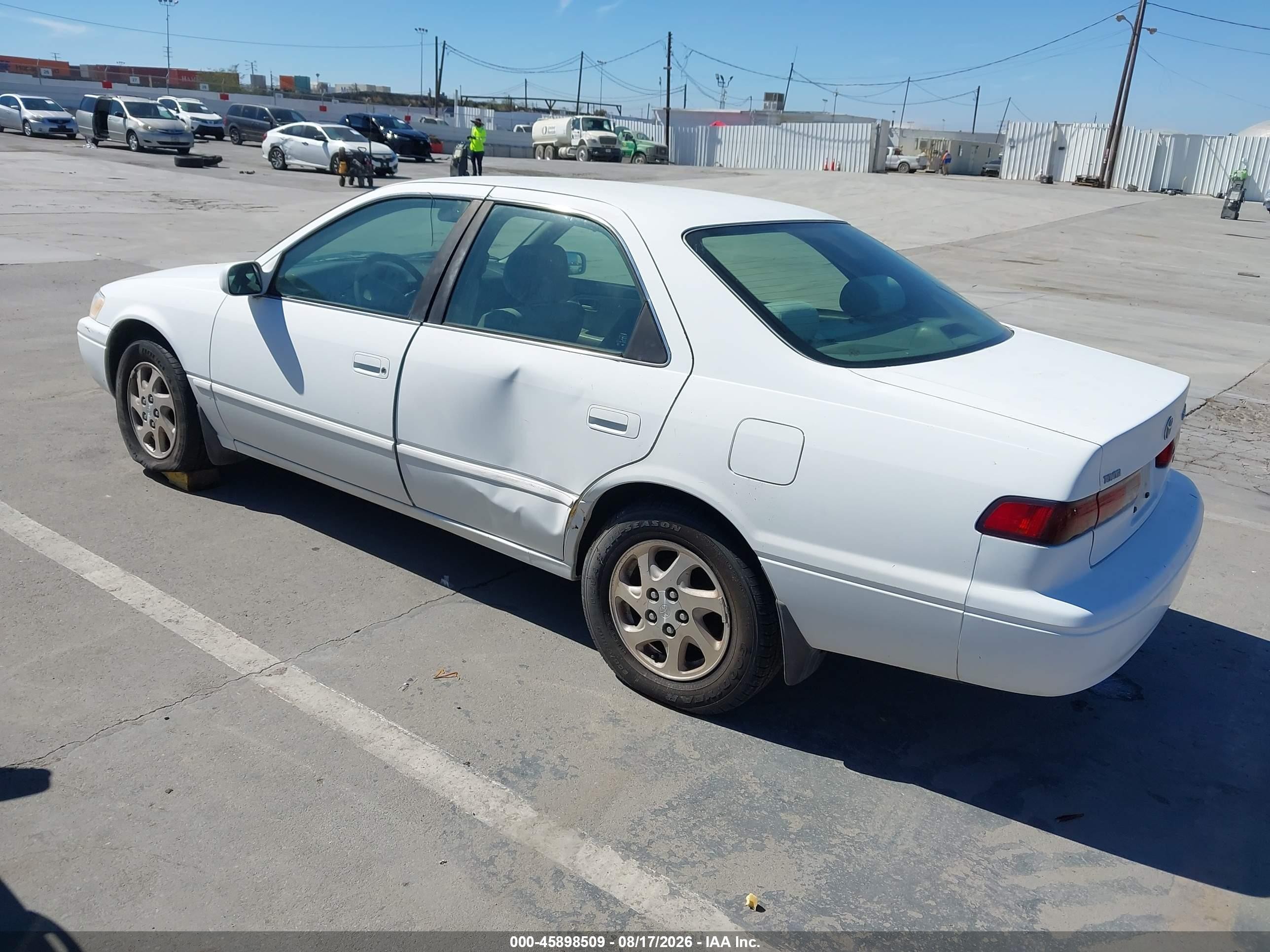 1999 Toyota Camry Le V6 Белый vin: JT2BF22KXX0185131