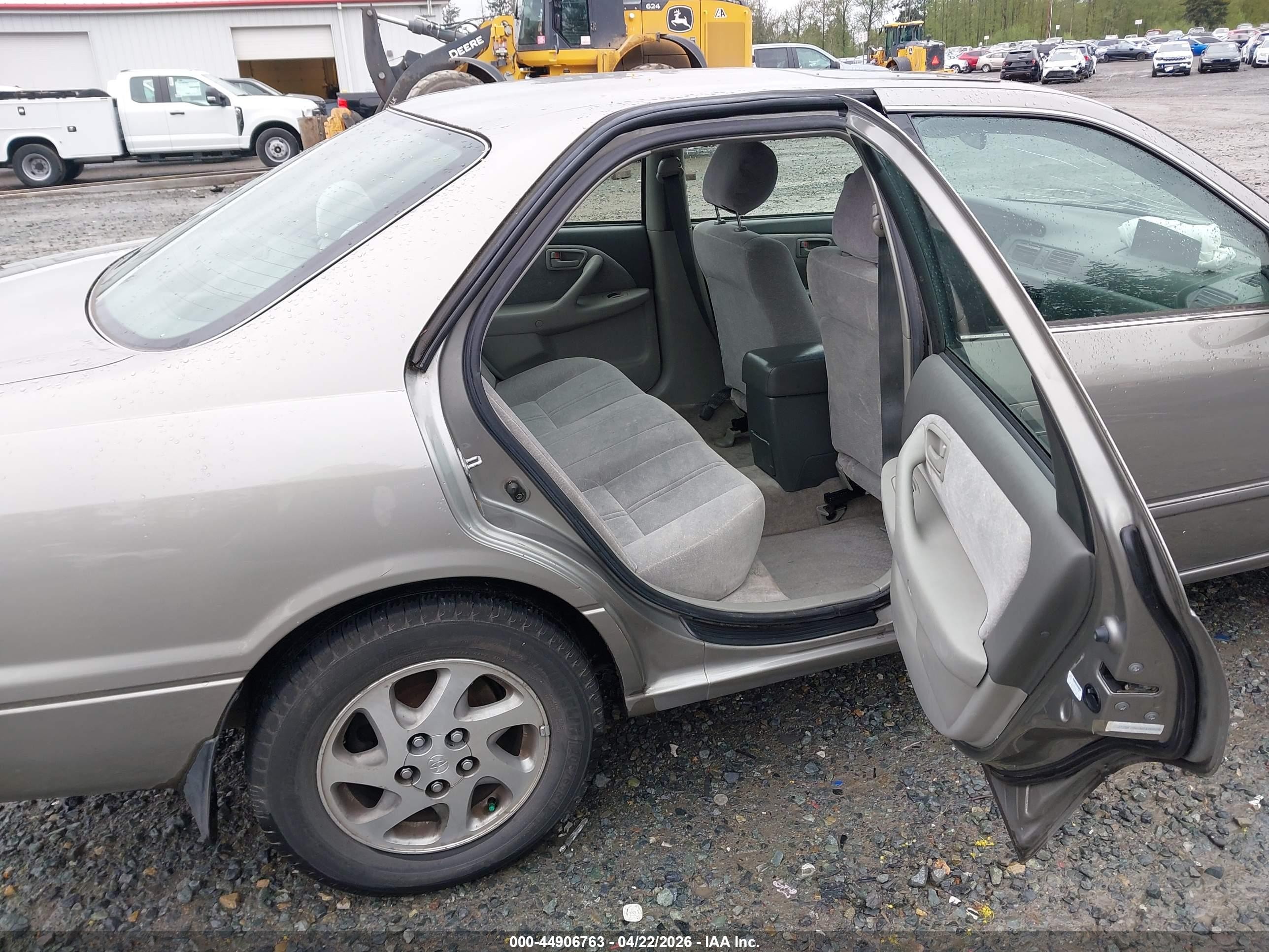 1998 Toyota Camry Le V6 Gray vin: JT2BF28K0W0100609