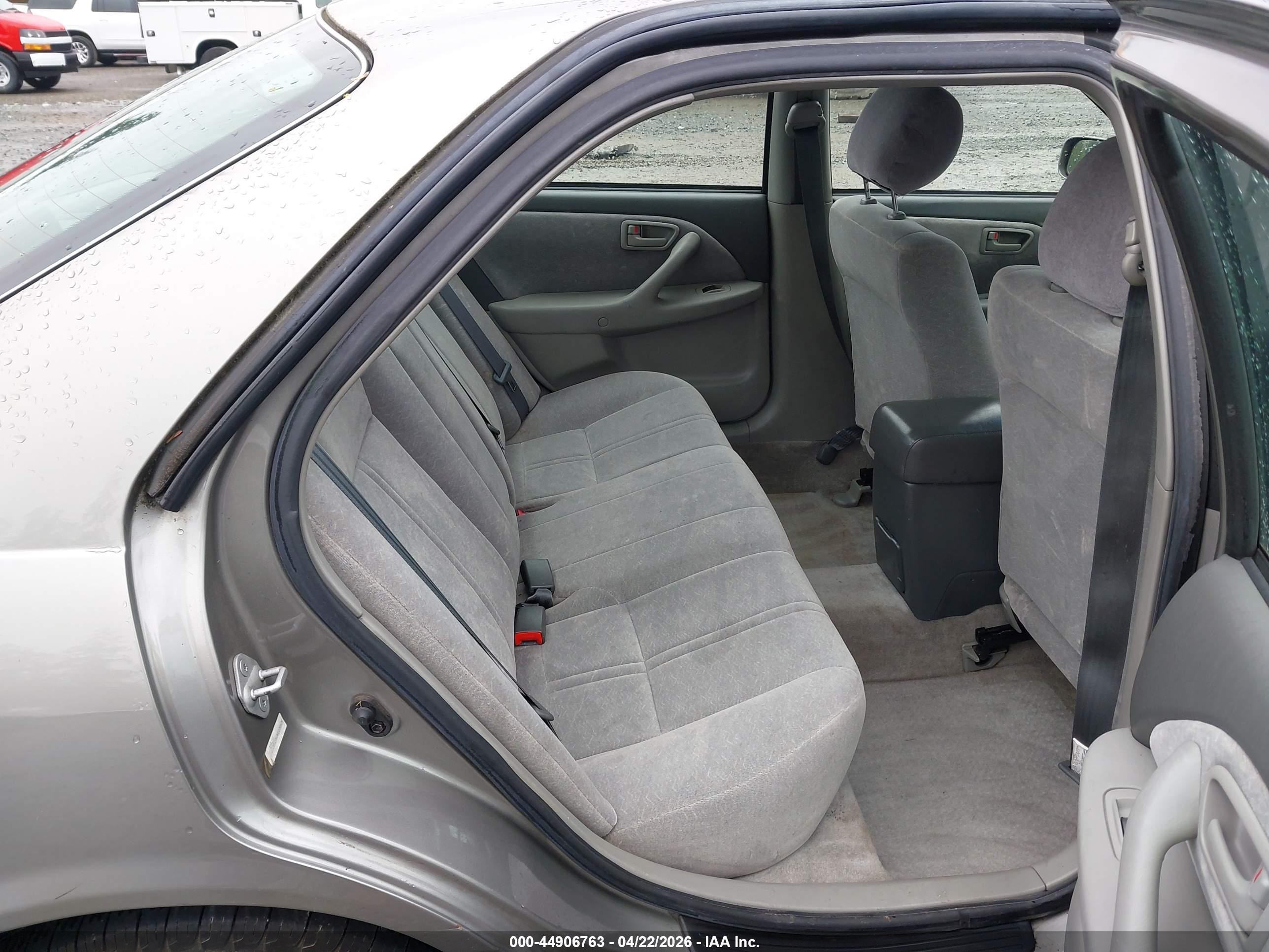 1998 Toyota Camry Le V6 Gray vin: JT2BF28K0W0100609