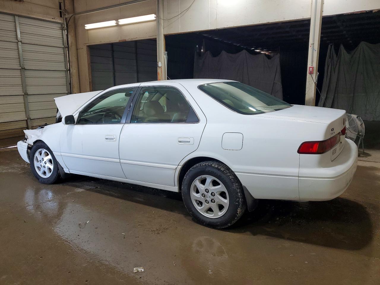 1999 Toyota Camry Xle V6 Белый vin: JT2BF28K0X0199398