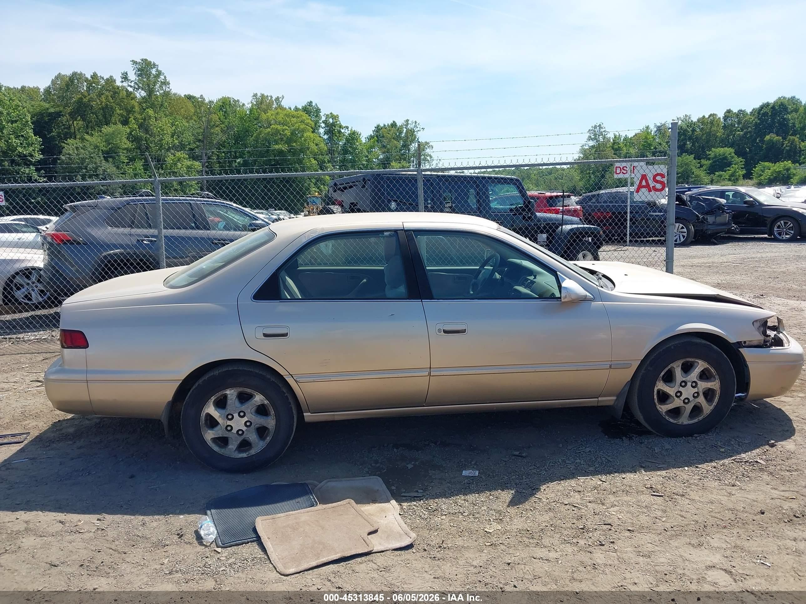 1999 Toyota Camry Le V6 Бежевый vin: JT2BF28K0X0201506