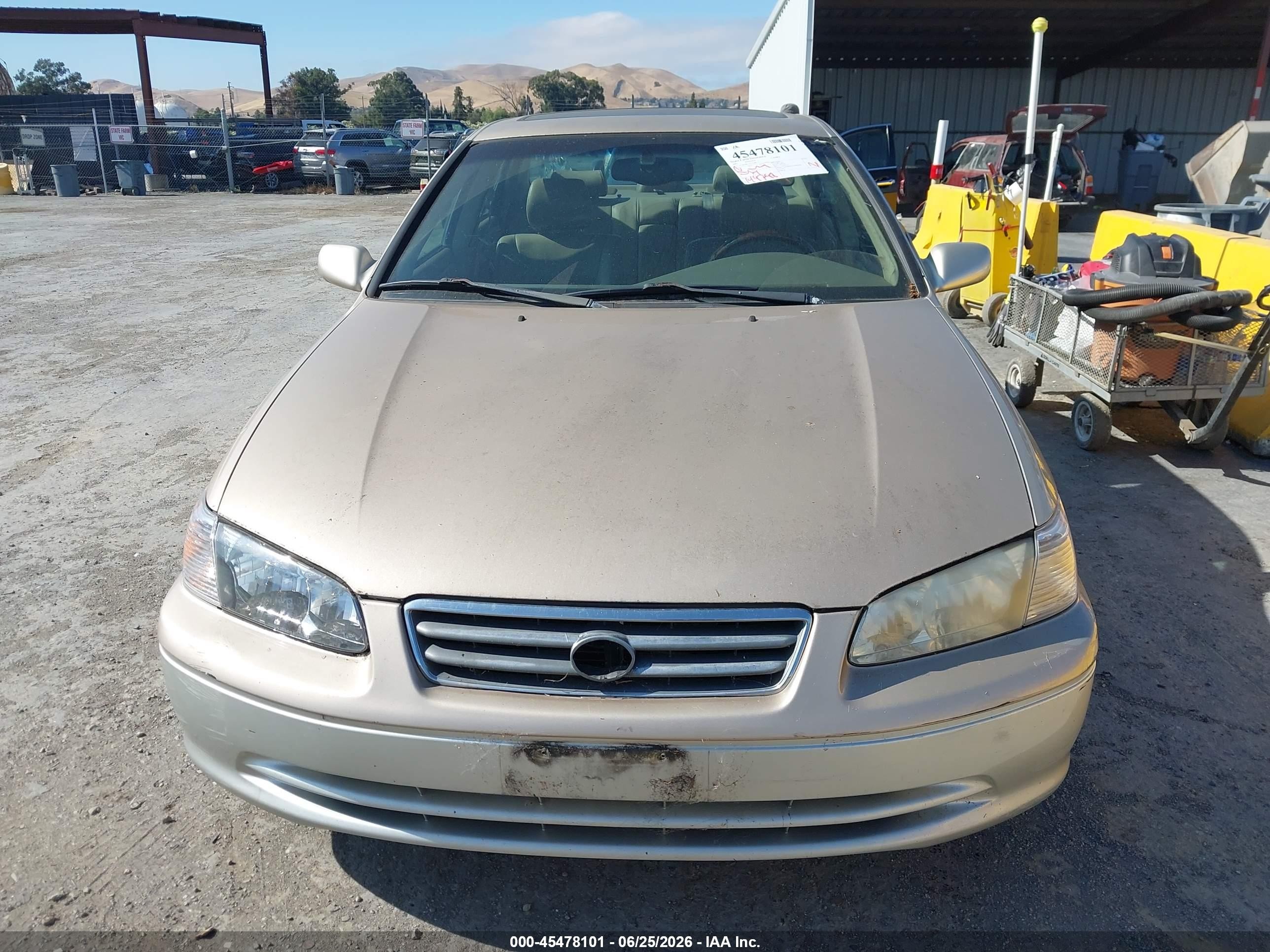 2001 Toyota Camry Le V6 Beige vin: JT2BF28K110311648