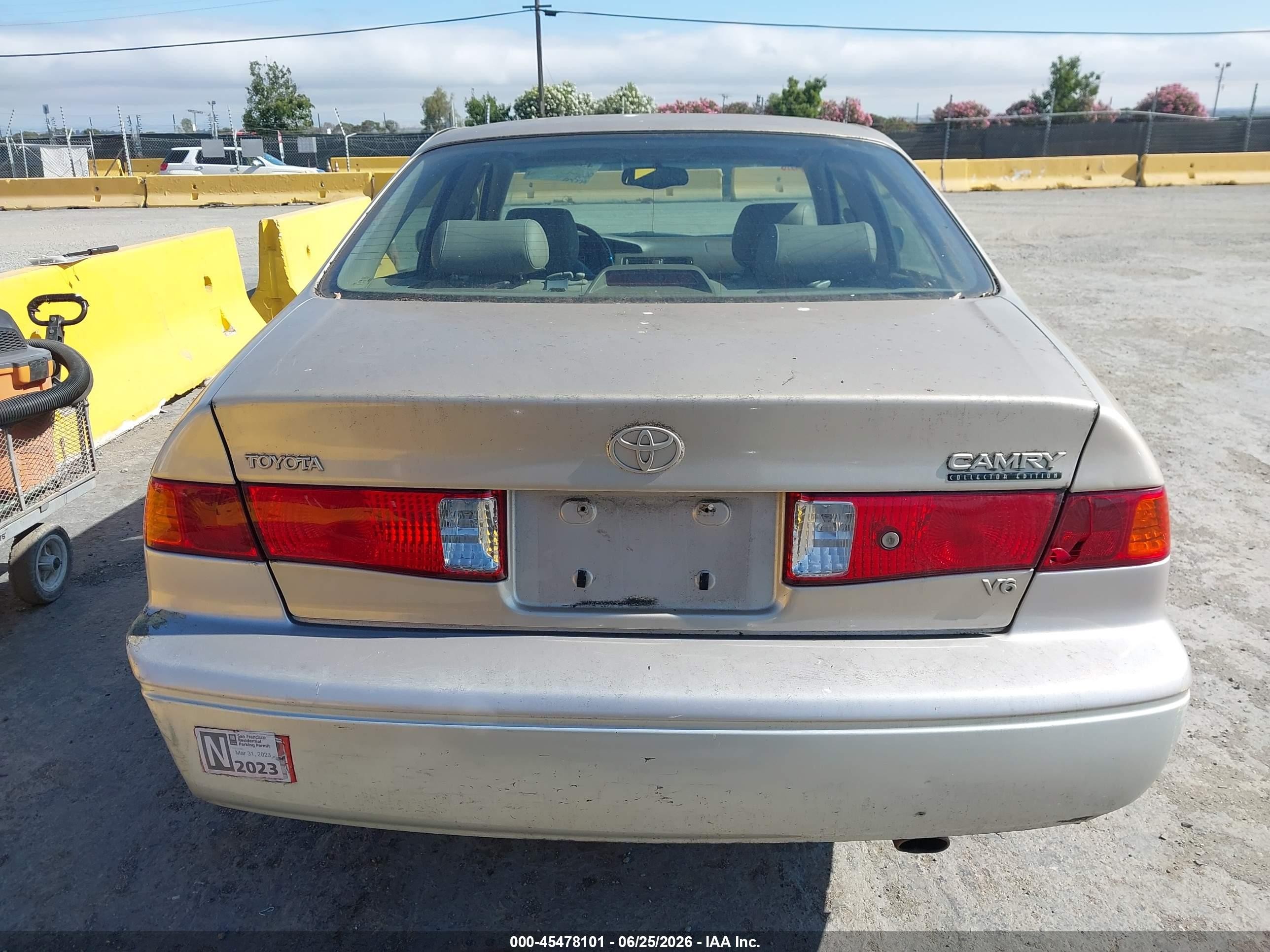 2001 Toyota Camry Le V6 Beige vin: JT2BF28K110311648