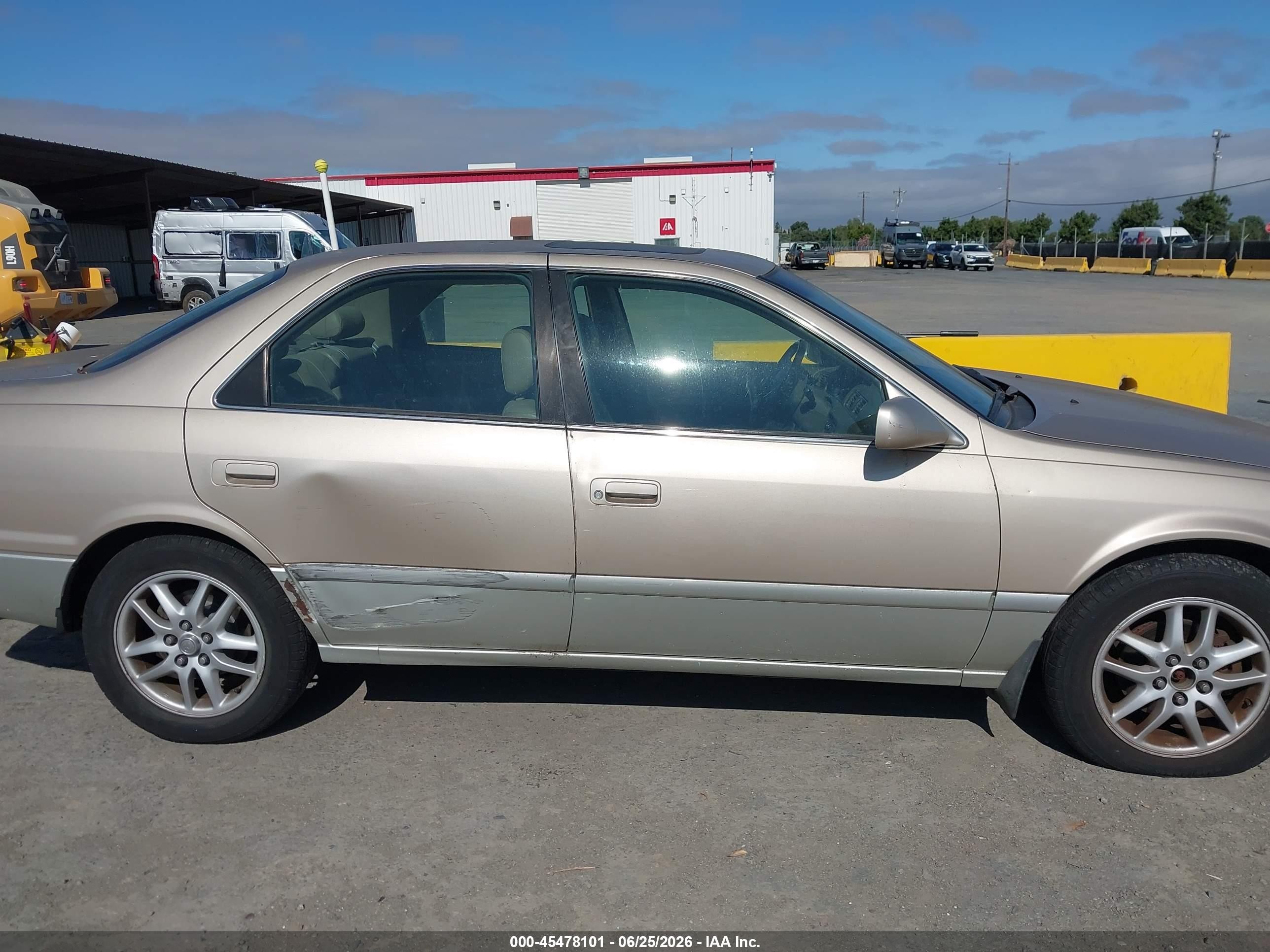 2001 Toyota Camry Le V6 Beige vin: JT2BF28K110311648