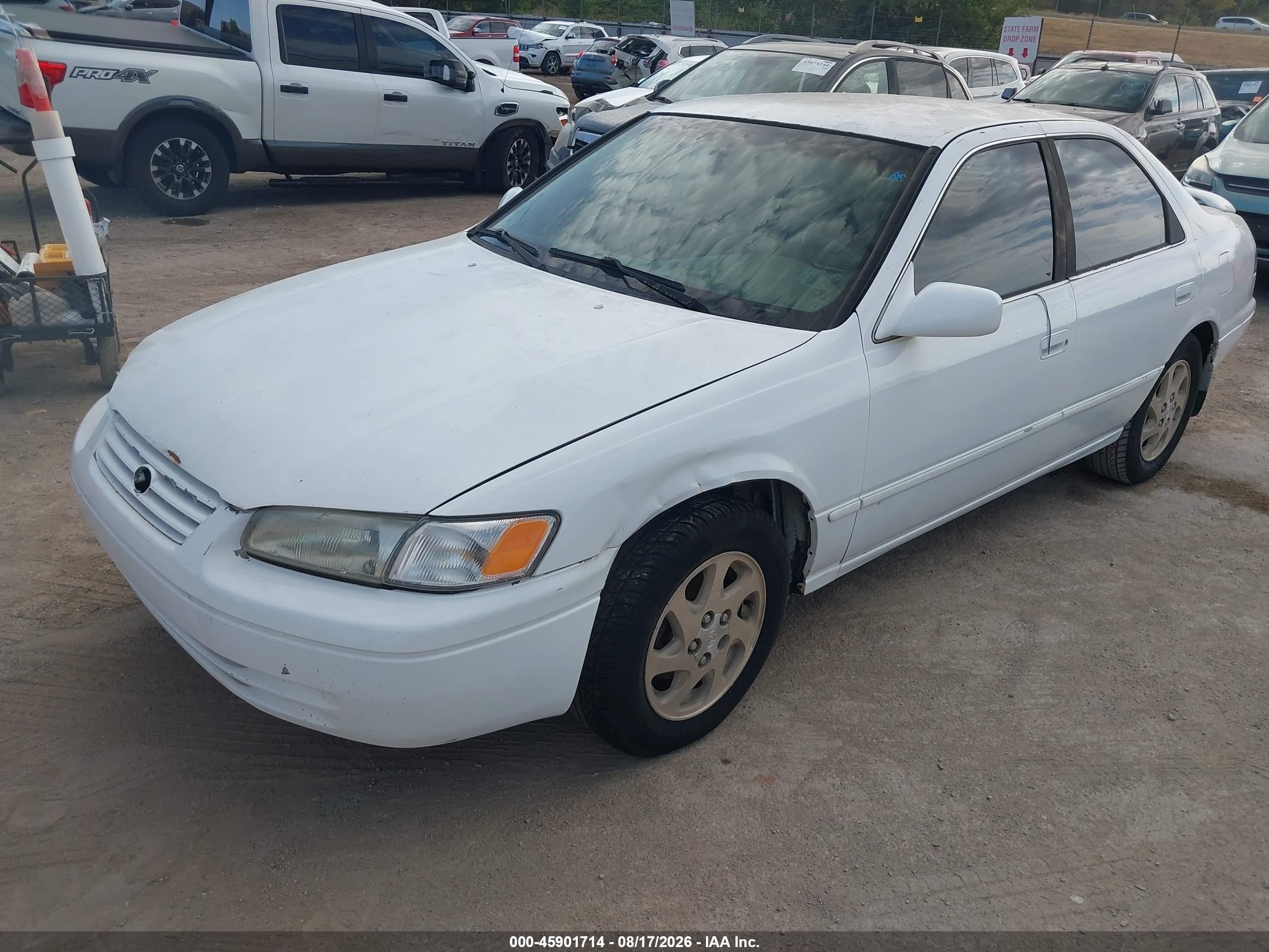 1999 Toyota Camry Le V6 Белый vin: JT2BF28K1X0217925