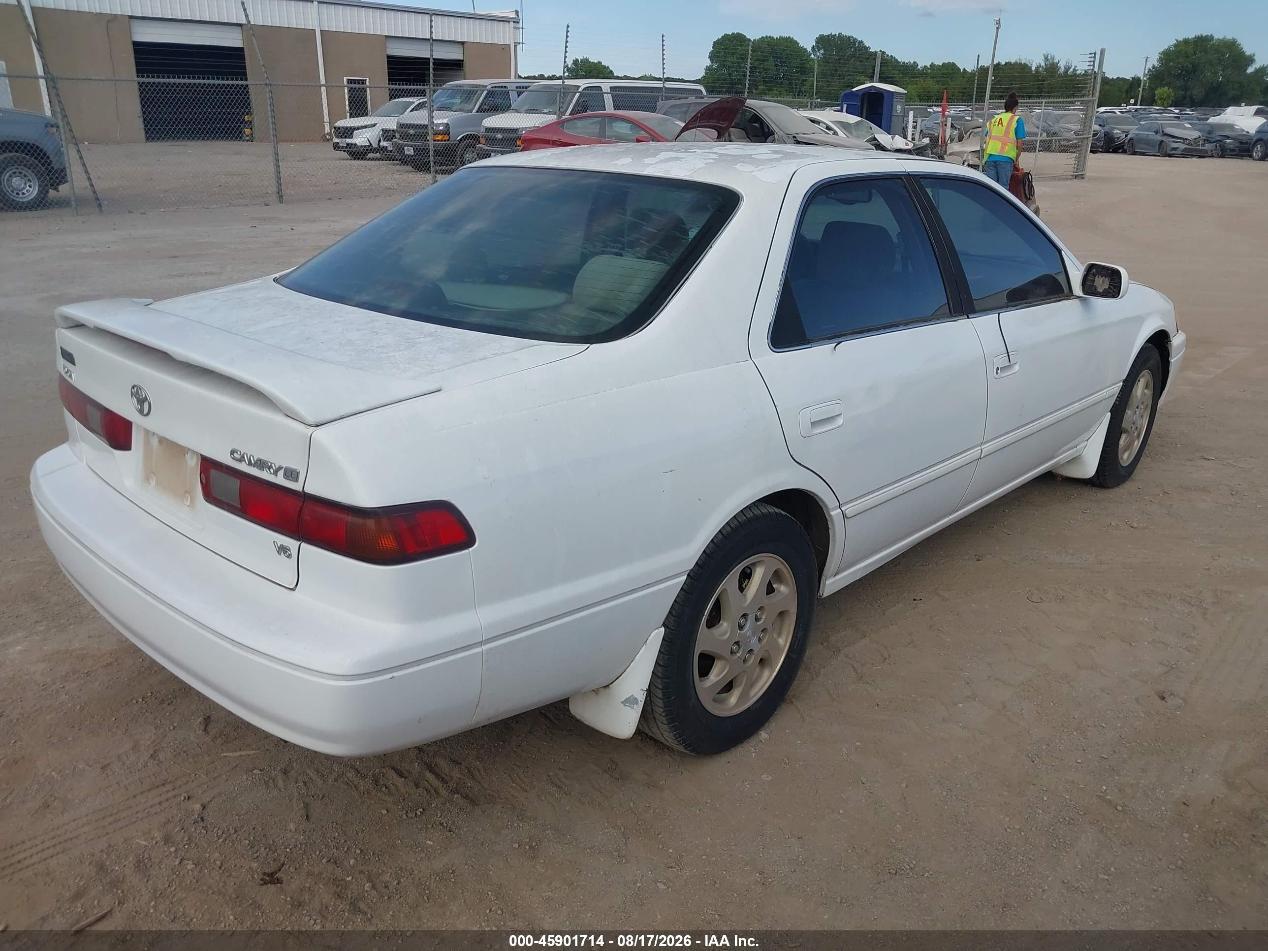 1999 Toyota Camry Le V6 Белый vin: JT2BF28K1X0217925