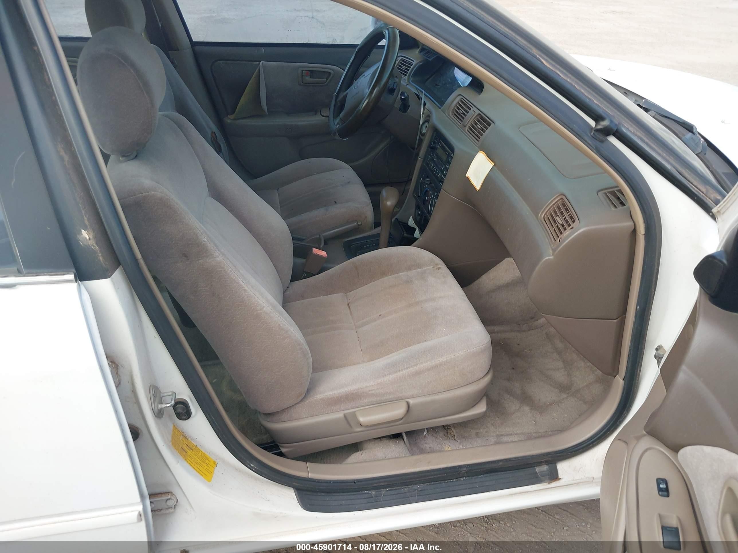 1999 Toyota Camry Le V6 Белый vin: JT2BF28K1X0217925