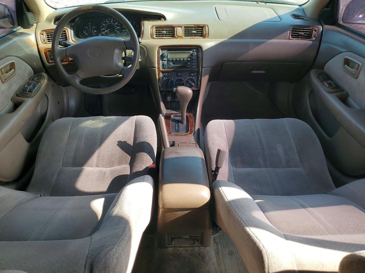 2000 Toyota Camry Le V6 Tan vin: JT2BF28K1Y0240350