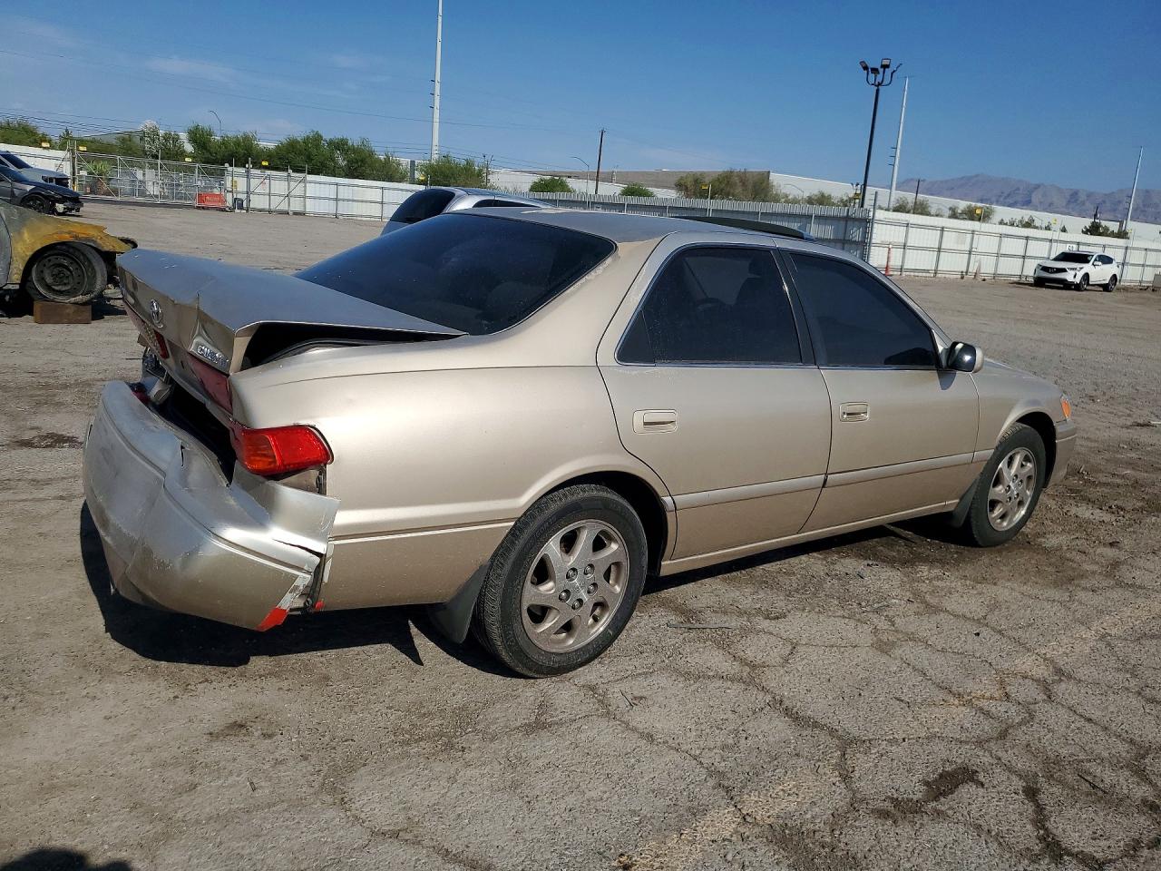 2000 Toyota Camry Le V6 Tan vin: JT2BF28K1Y0240350
