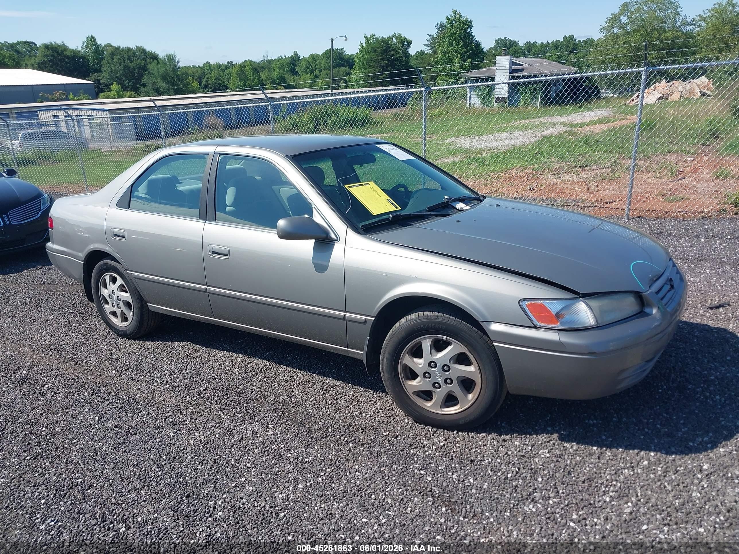 1999 Toyota Camry Le V6 Beige vin: JT2BF28K2X0177211