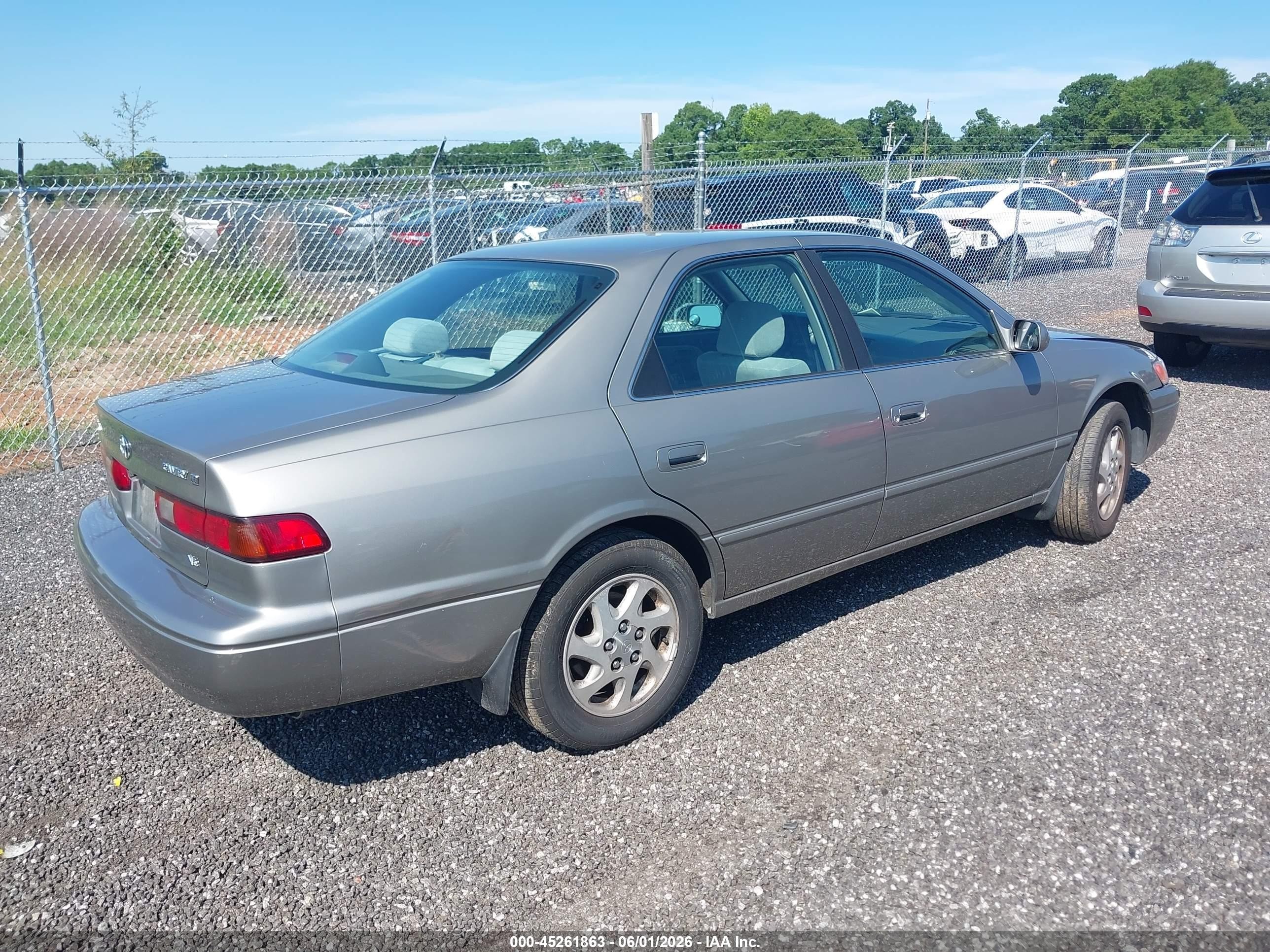 1999 Toyota Camry Le V6 Beige vin: JT2BF28K2X0177211