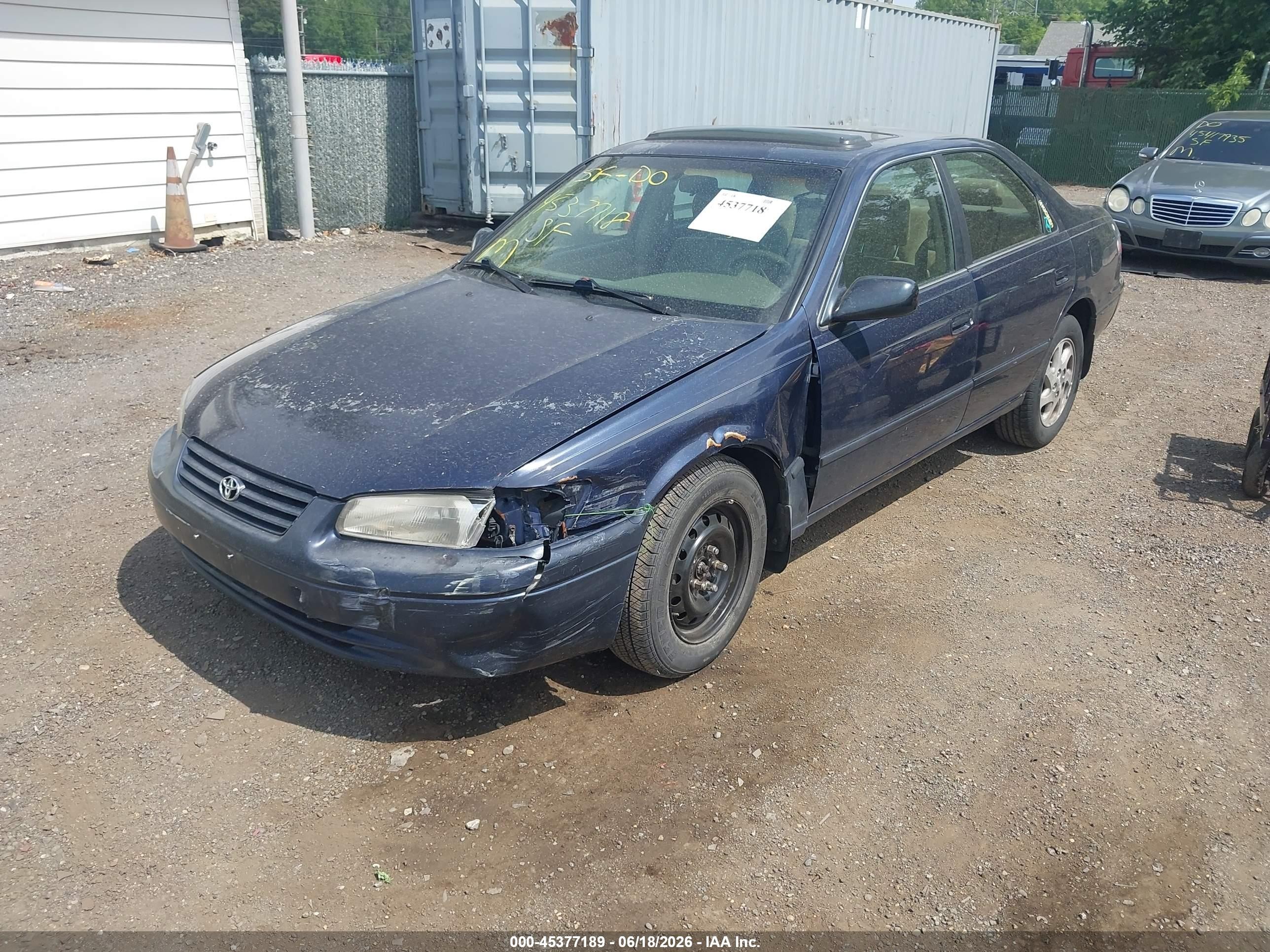 1998 Toyota Camry Xle V6 Dark Blue vin: JT2BF28K3W0094031