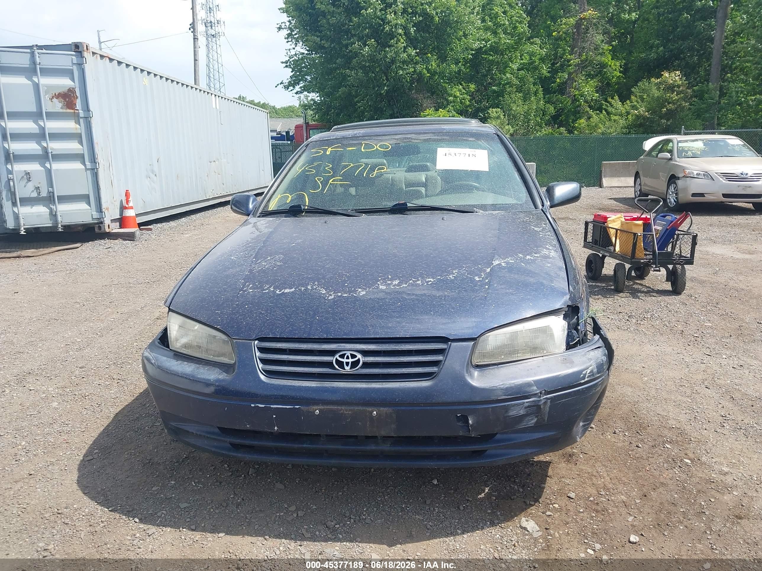 1998 Toyota Camry Xle V6 Dark Blue vin: JT2BF28K3W0094031