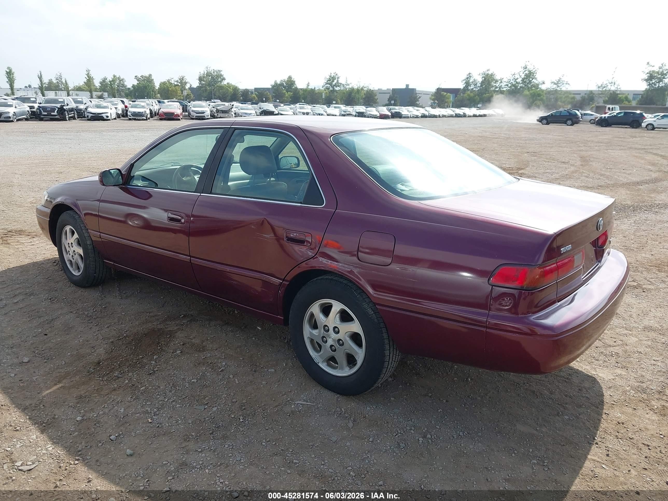 1998 Toyota Camry Xle V6 Burgundy vin: JT2BF28K3W0128808