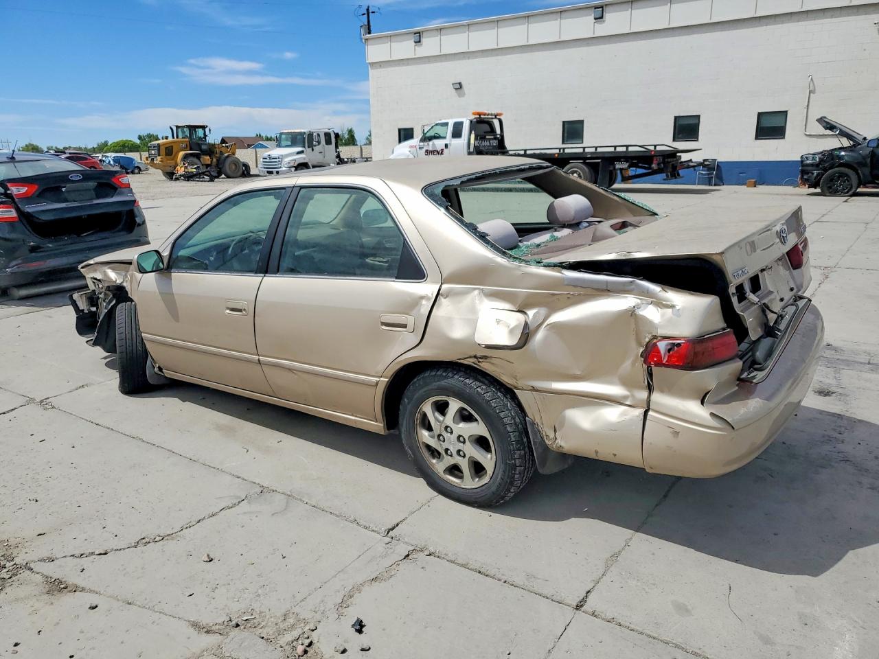 1999 Toyota Camry Le V6 Gold vin: JT2BF28K3X0235505