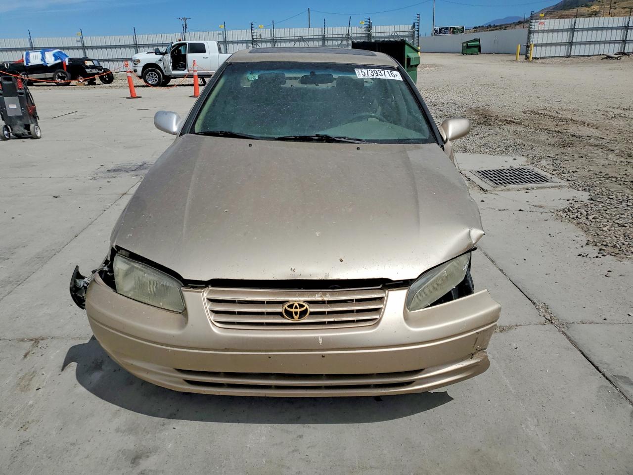 1999 Toyota Camry Le V6 Gold vin: JT2BF28K3X0235505