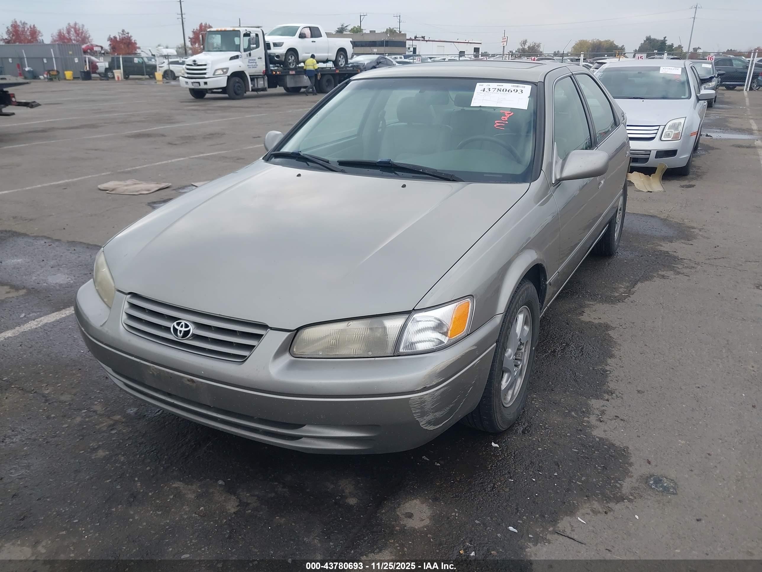 1998 Toyota Camry Xle V6 Silver vin: JT2BF28K5W0086495