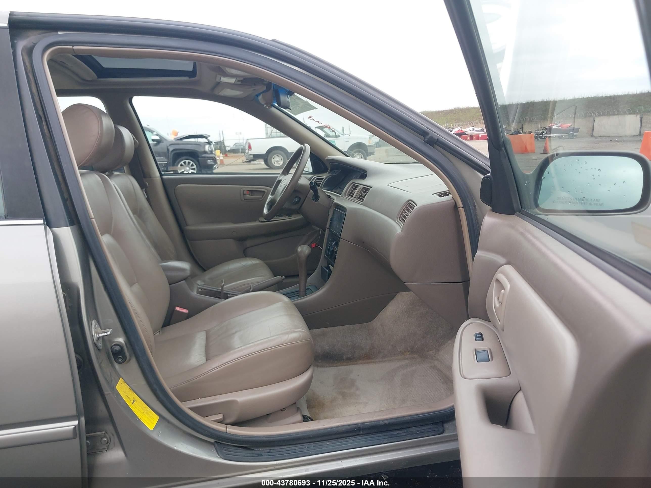 1998 Toyota Camry Xle V6 Silver vin: JT2BF28K5W0086495