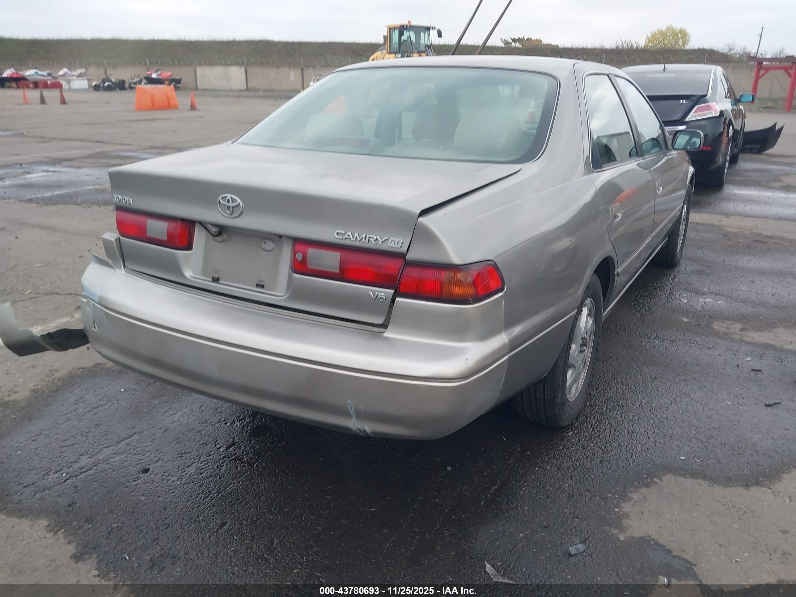 1998 Toyota Camry Xle V6 Silver vin: JT2BF28K5W0086495