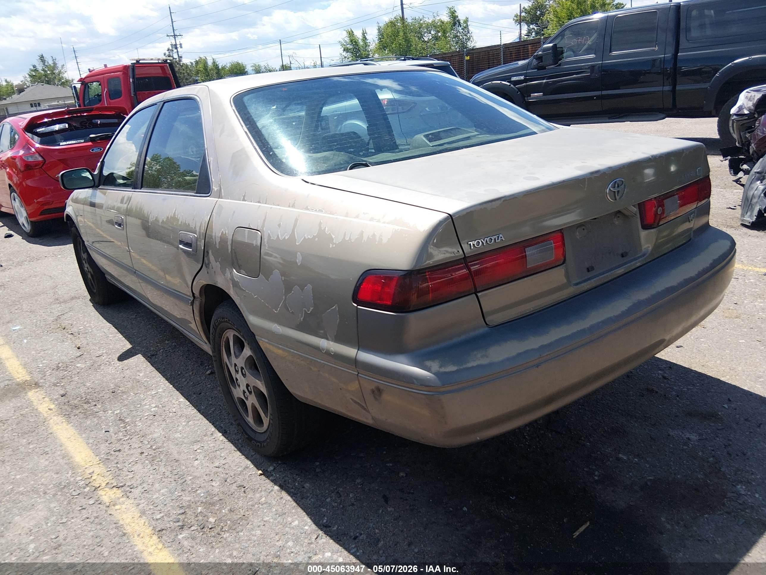 1999 Toyota Camry Xle V6 Gold vin: JT2BF28K6X0188051