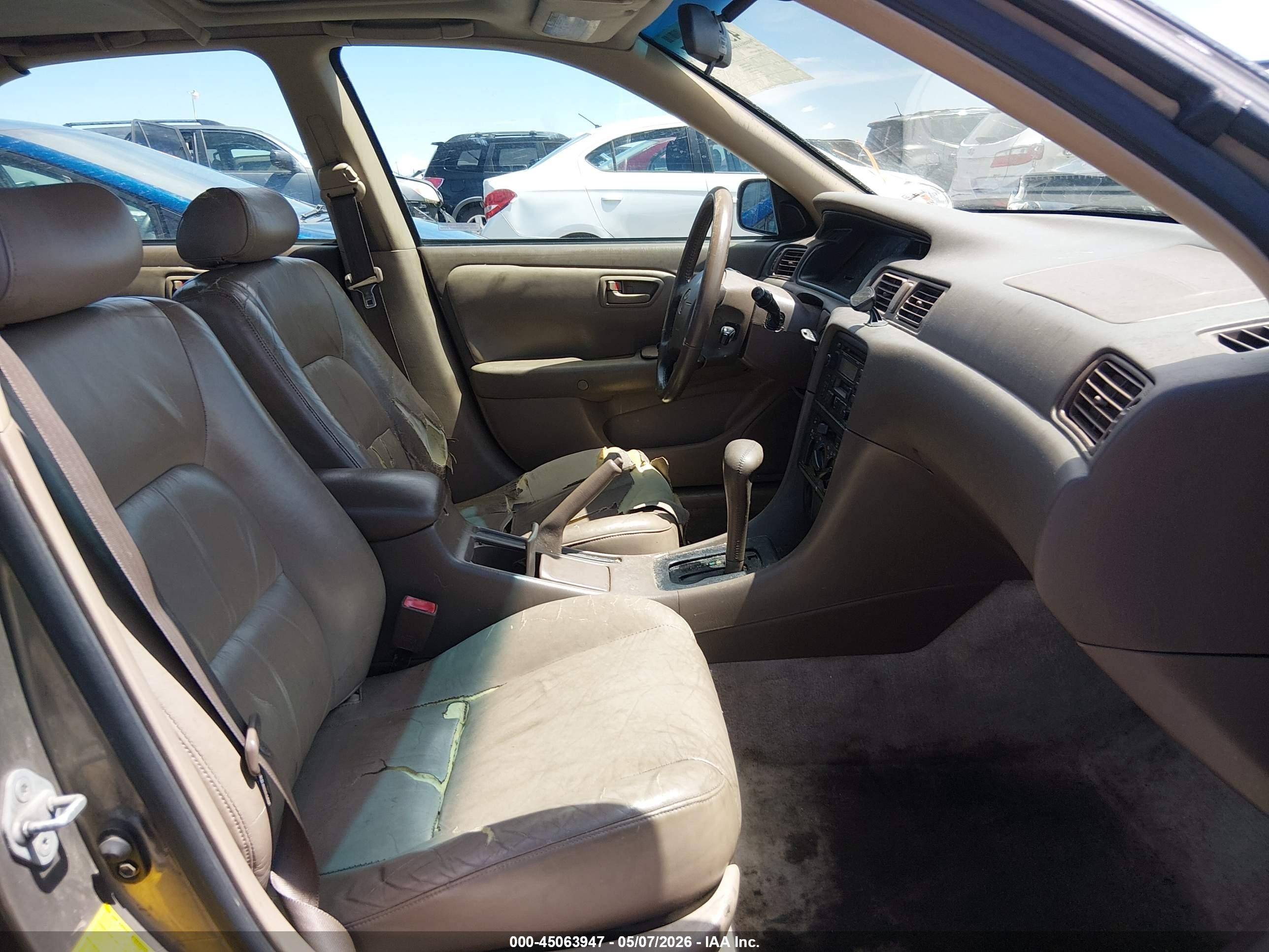 1999 Toyota Camry Xle V6 Gold vin: JT2BF28K6X0188051