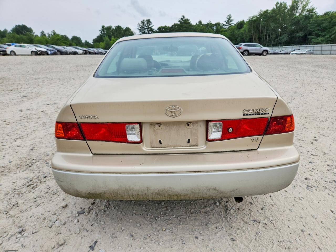 2001 Toyota Camry Le V6 Beige vin: JT2BF28K710315039